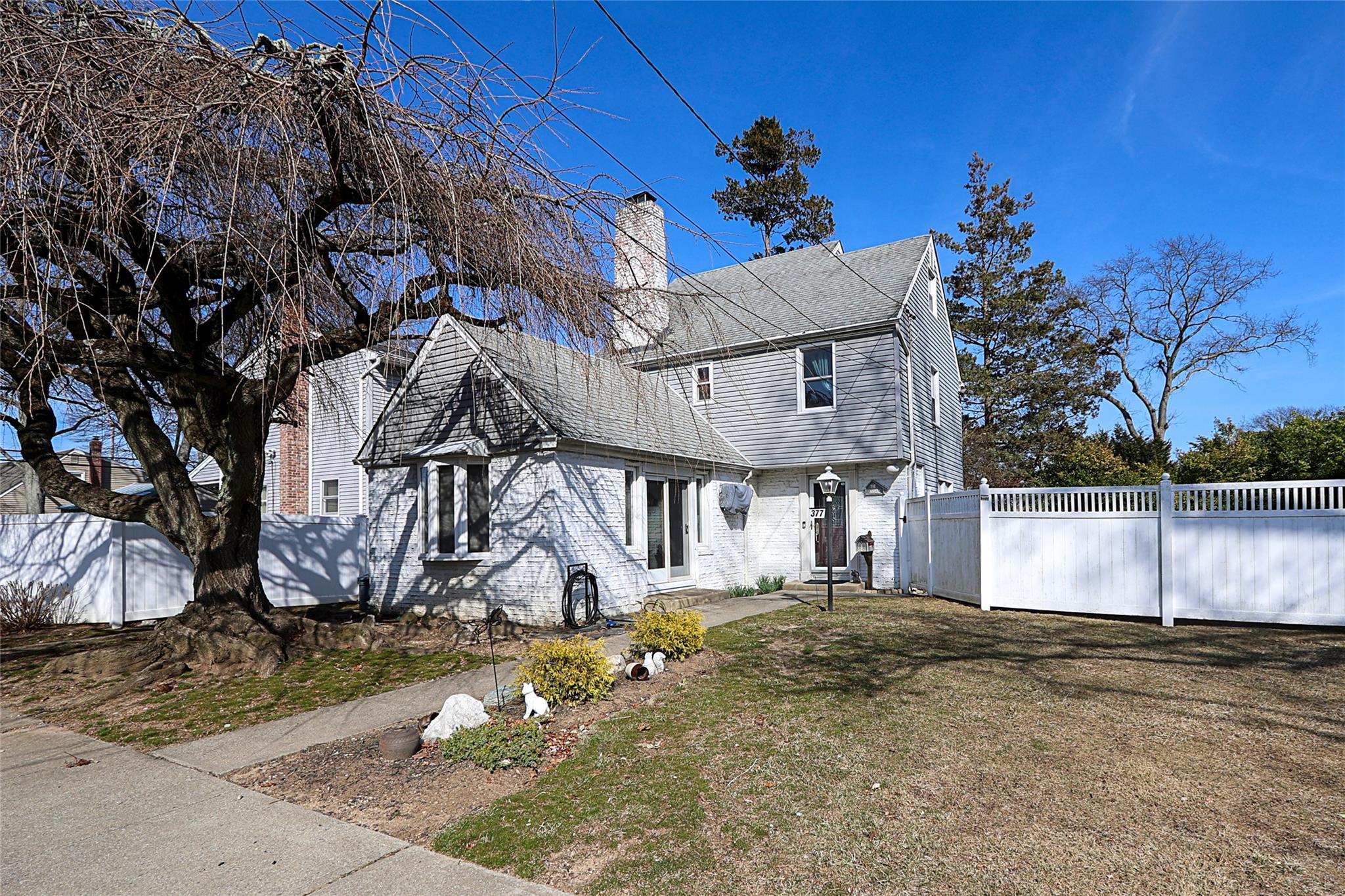 377 Manhattan Avenue Property Photo