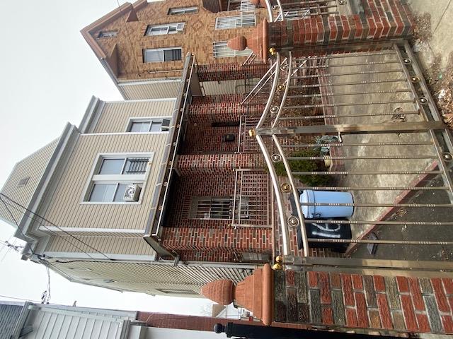 168 Warwick Street Property Photo 2