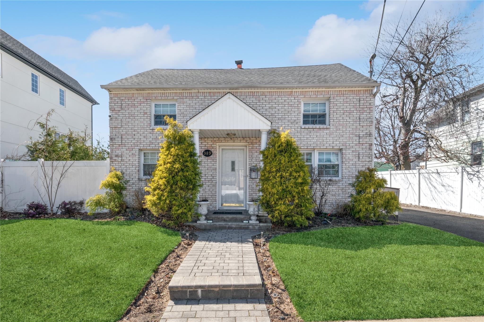 389 Franklin Avenue Property Photo