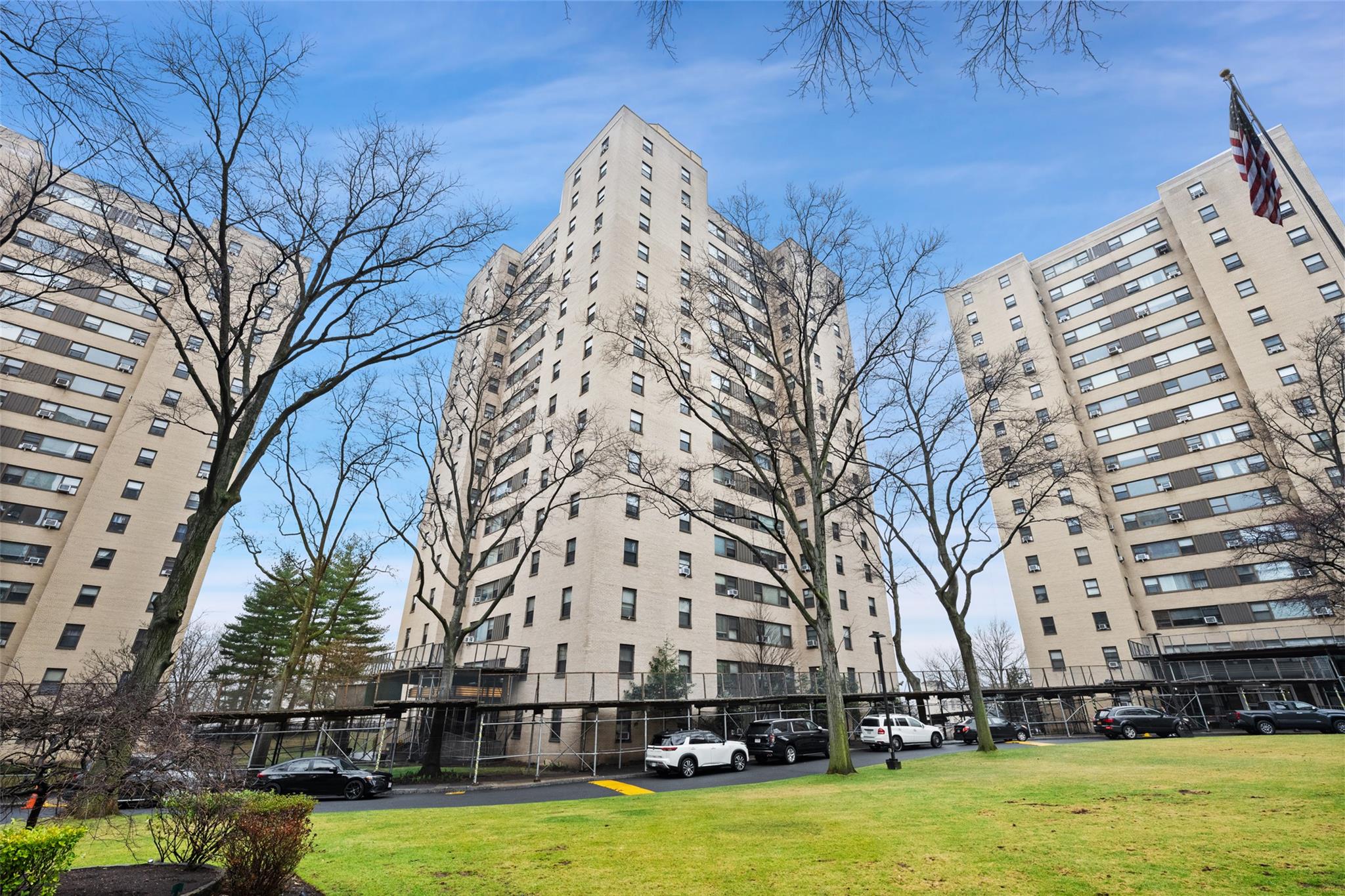 3 Fordham Hill Oval 17f Property Photo 2