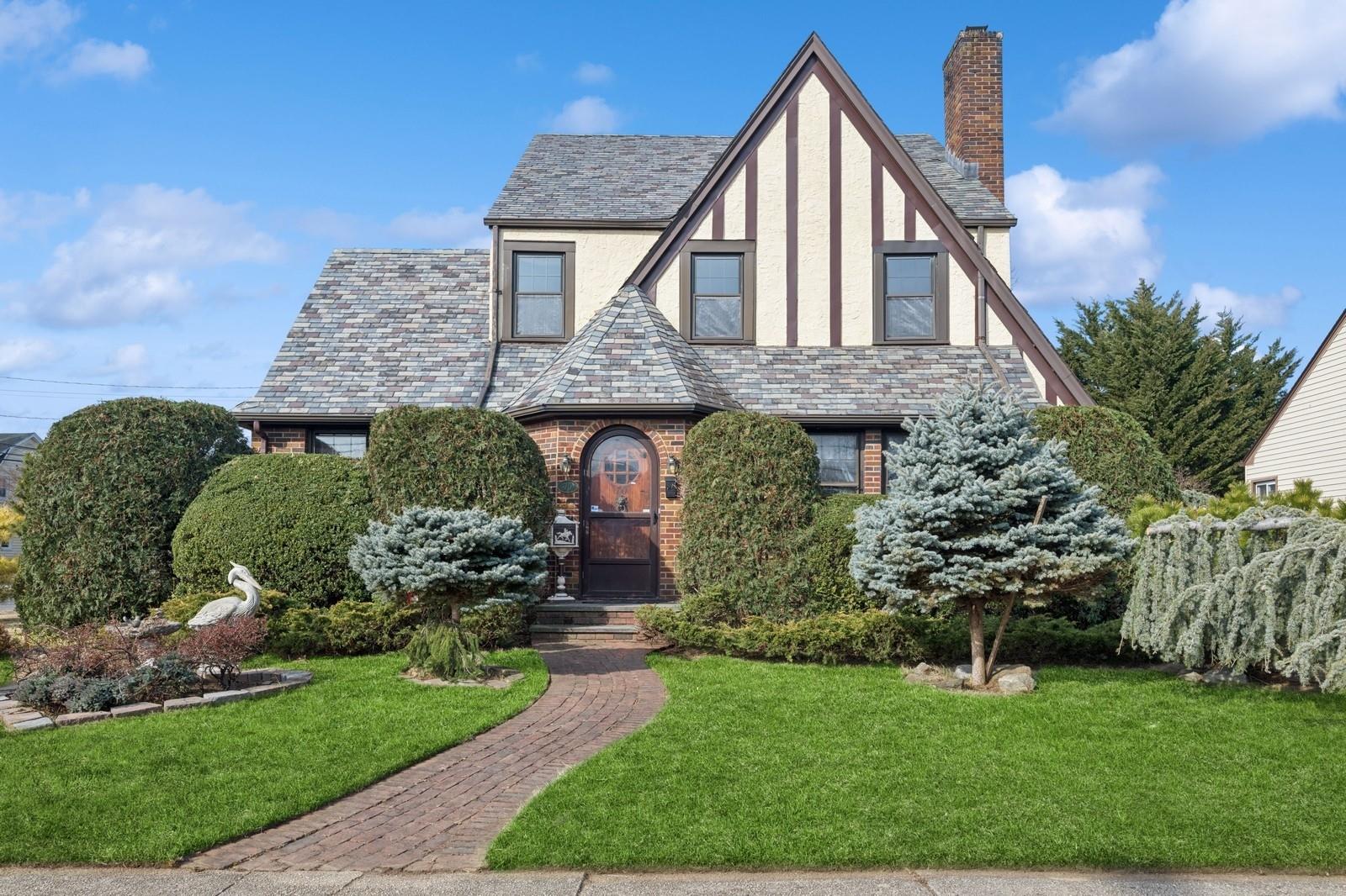 70 Sycamore Street Property Photo