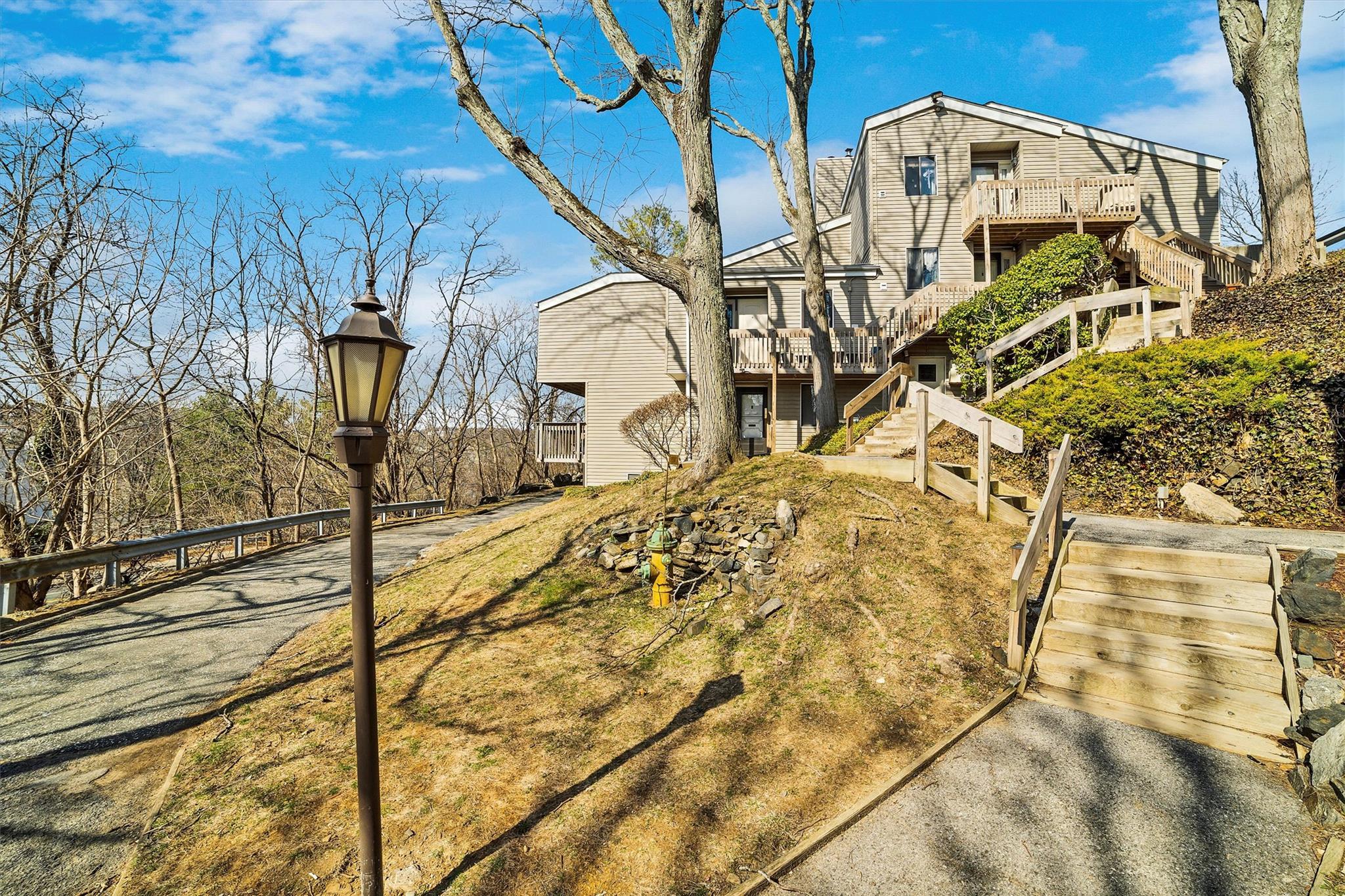 37 Hillside Terrace E Property Photo