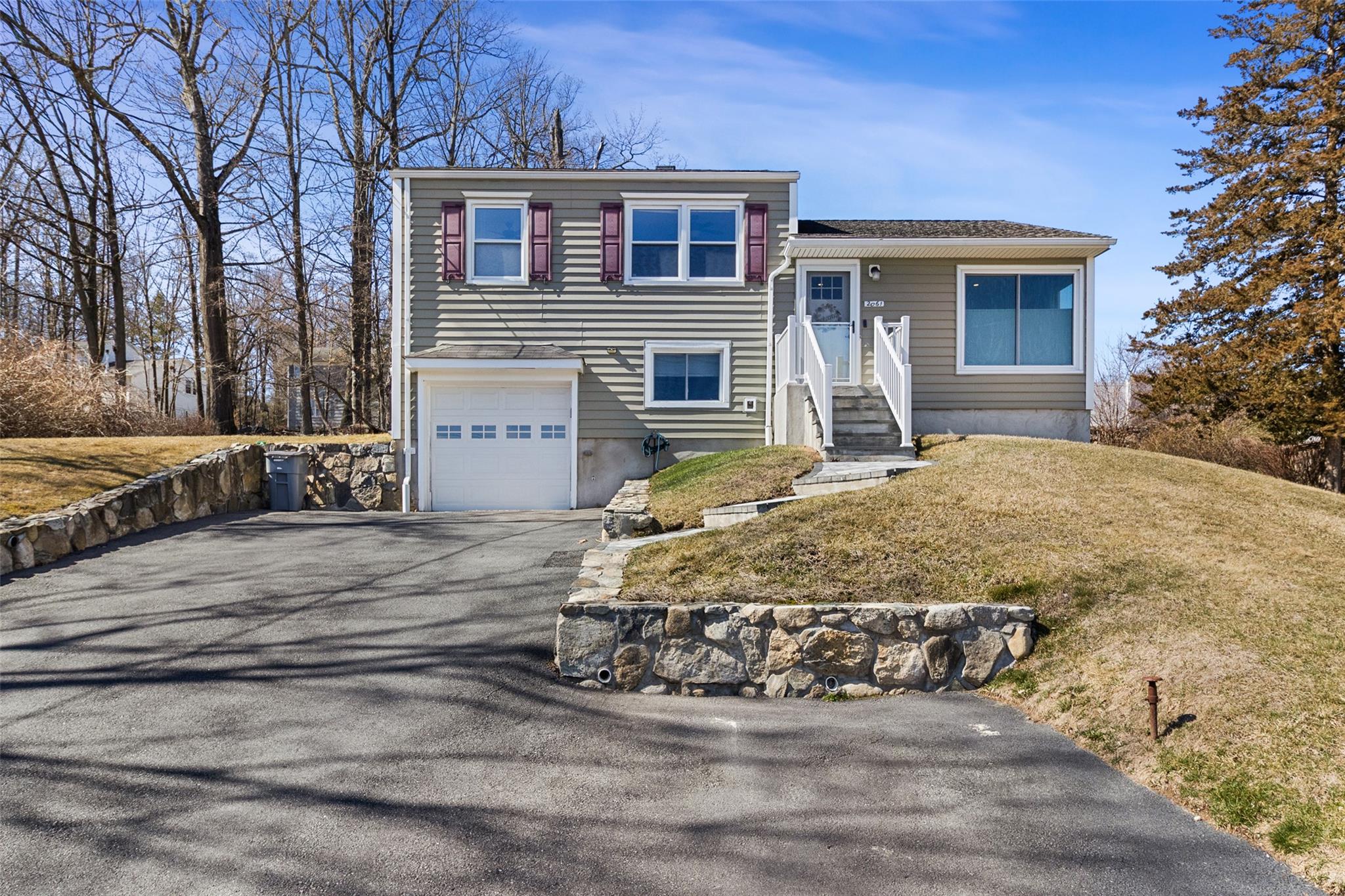 2061 Allan Avenue Property Photo