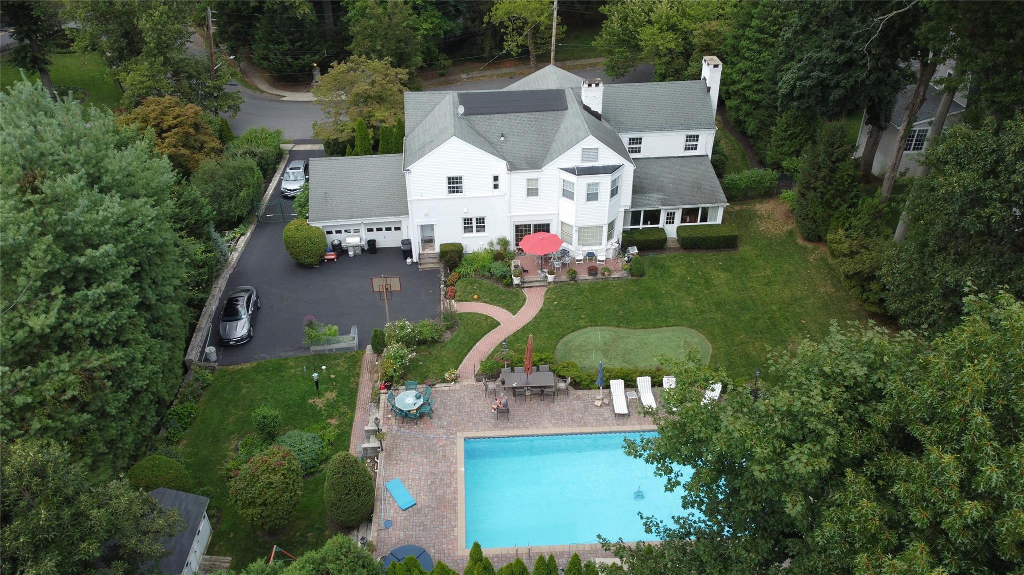 18 Edgewood Avenue Property Photo