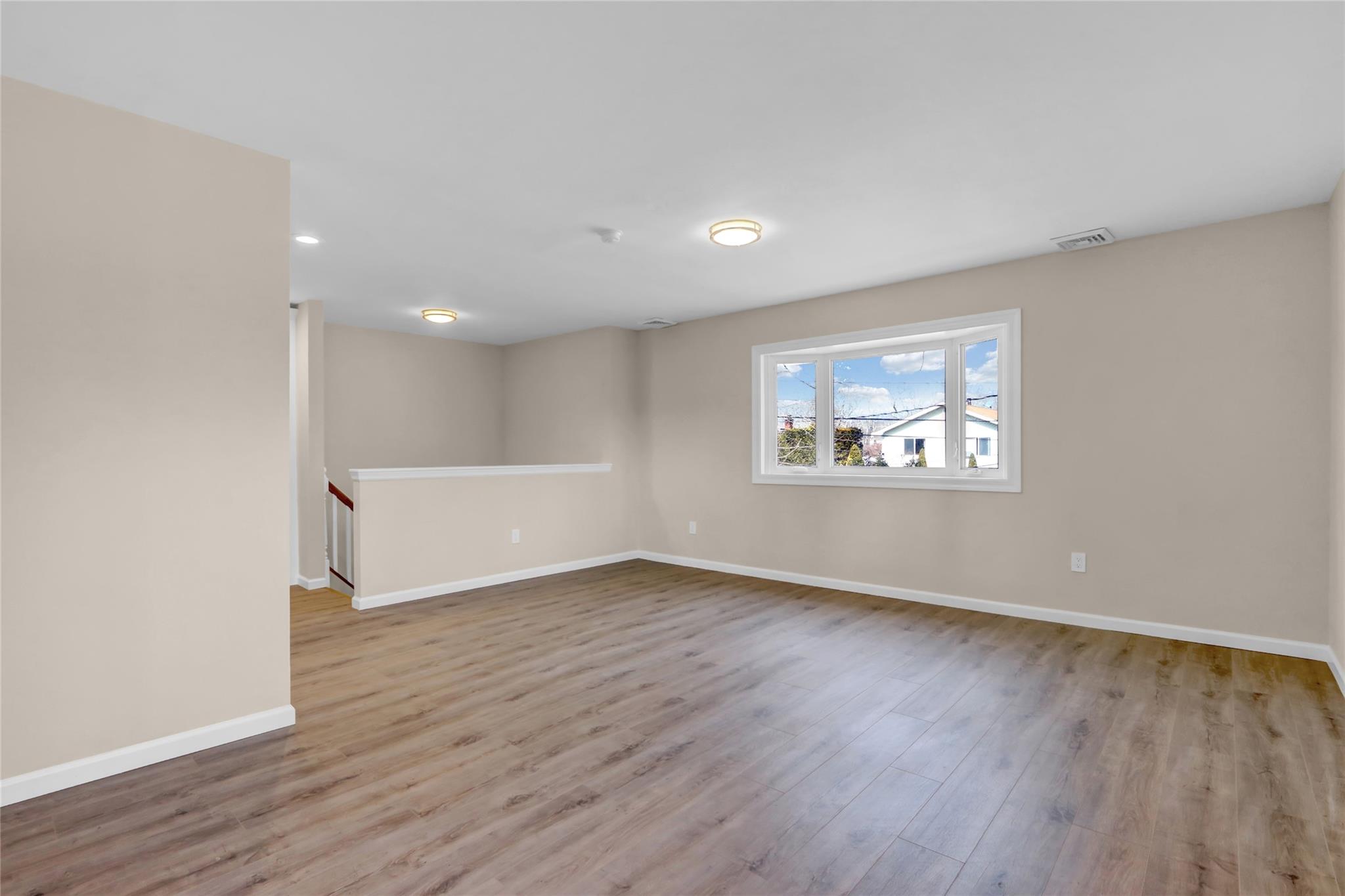 150 Moriches Avenue Property Photo 10