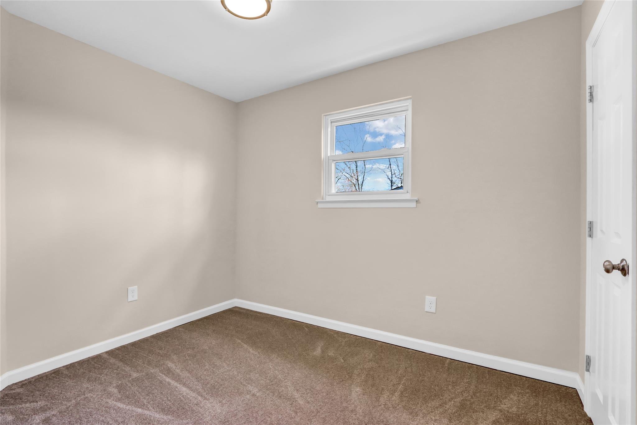 150 Moriches Avenue Property Photo 13