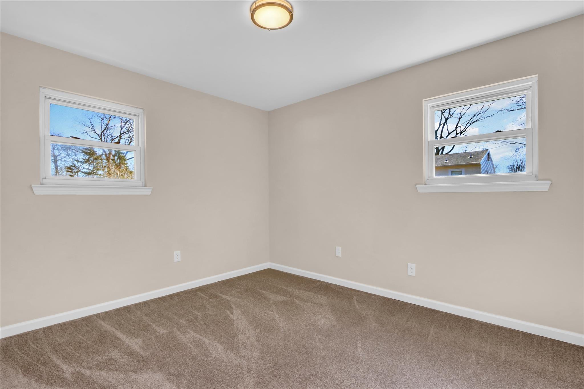 150 Moriches Avenue Property Photo 14
