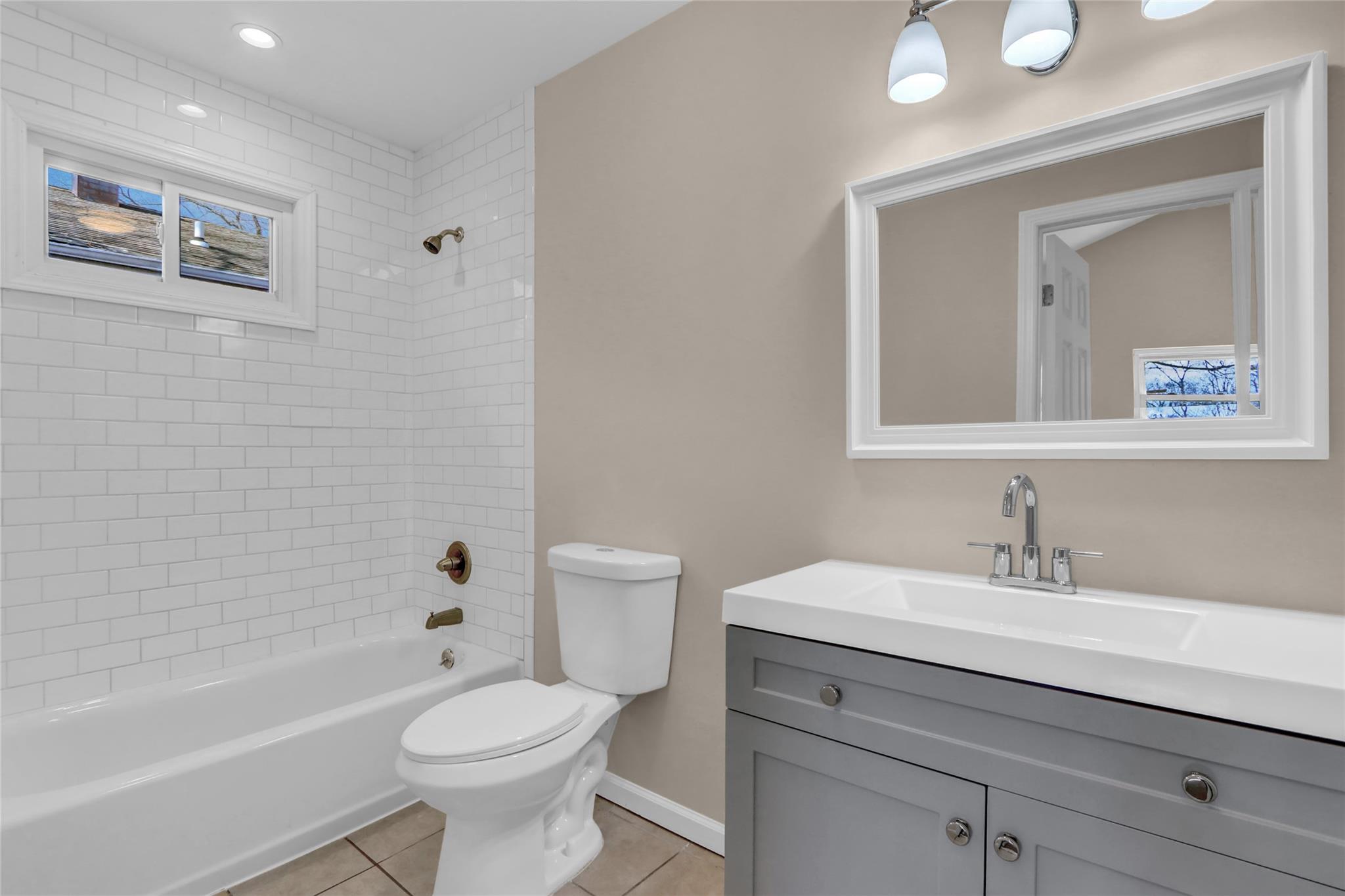 150 Moriches Avenue Property Photo 17