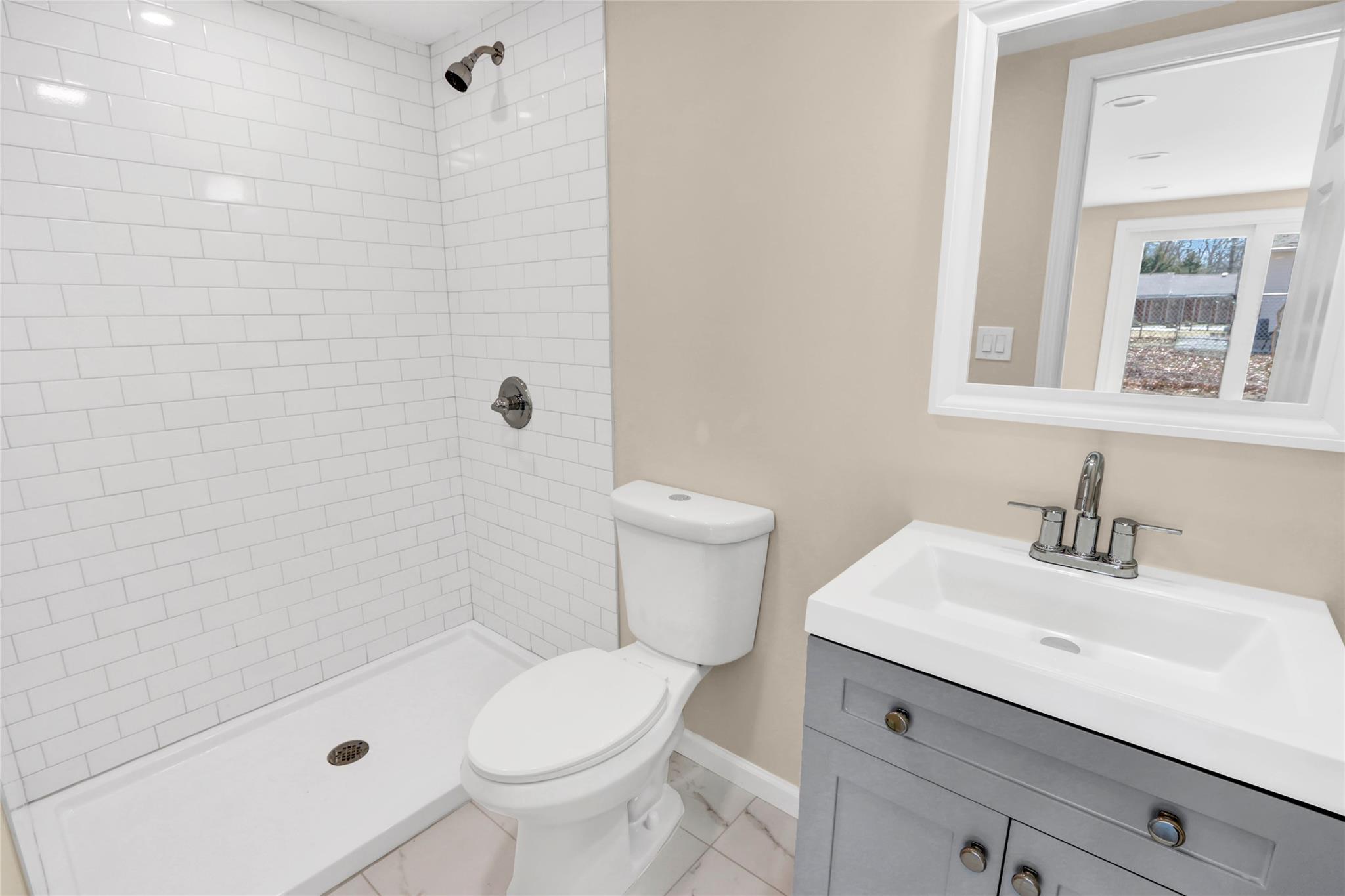 150 Moriches Avenue Property Photo 24