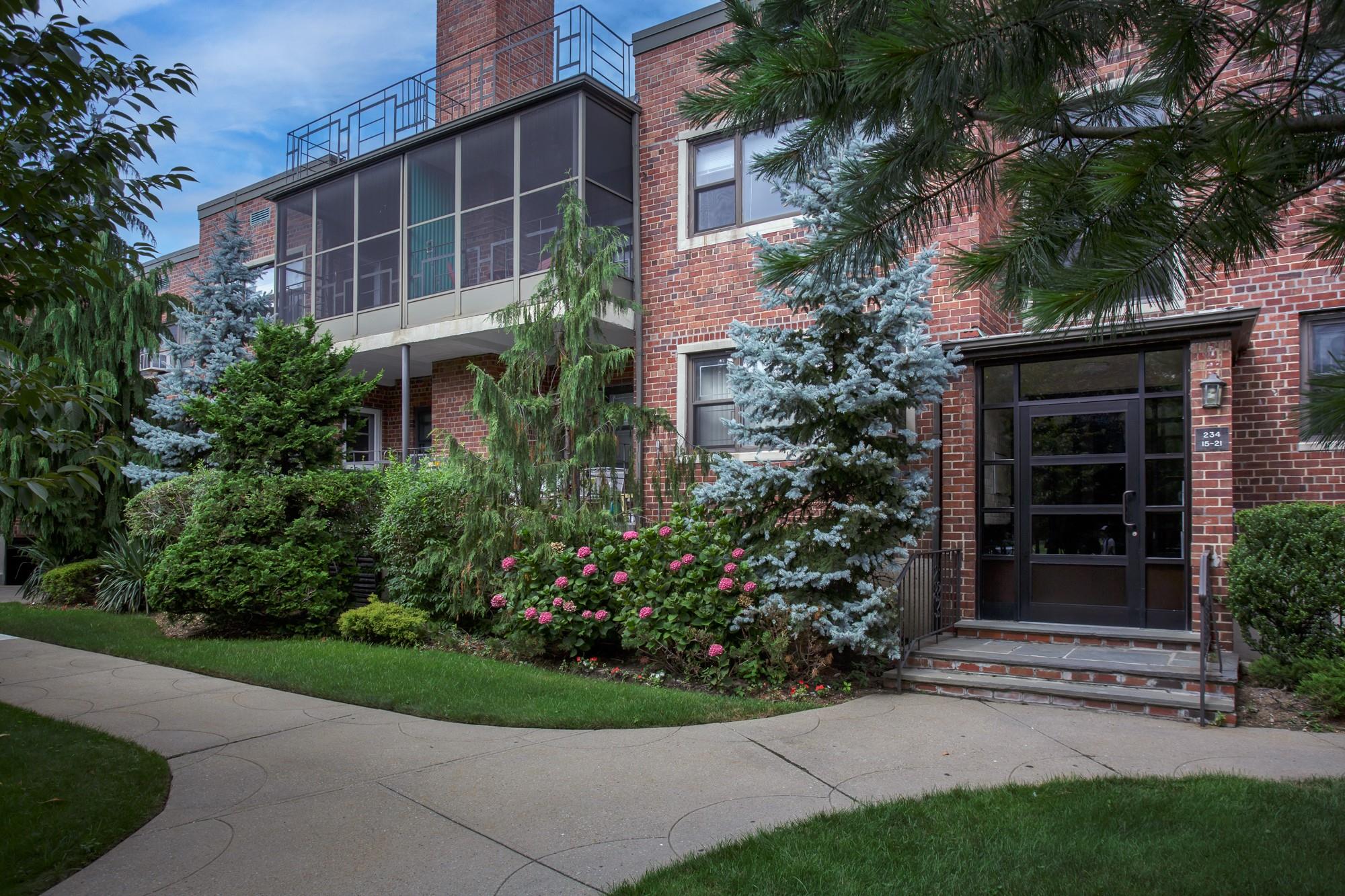 234 Cedarhurst Avenue 16a Property Photo