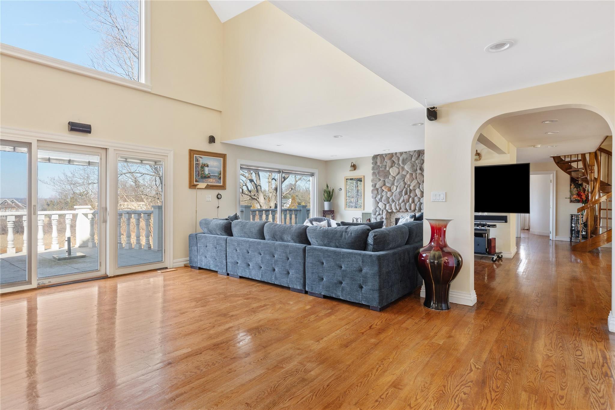 15 Hoffstot Lane Property Photo 9