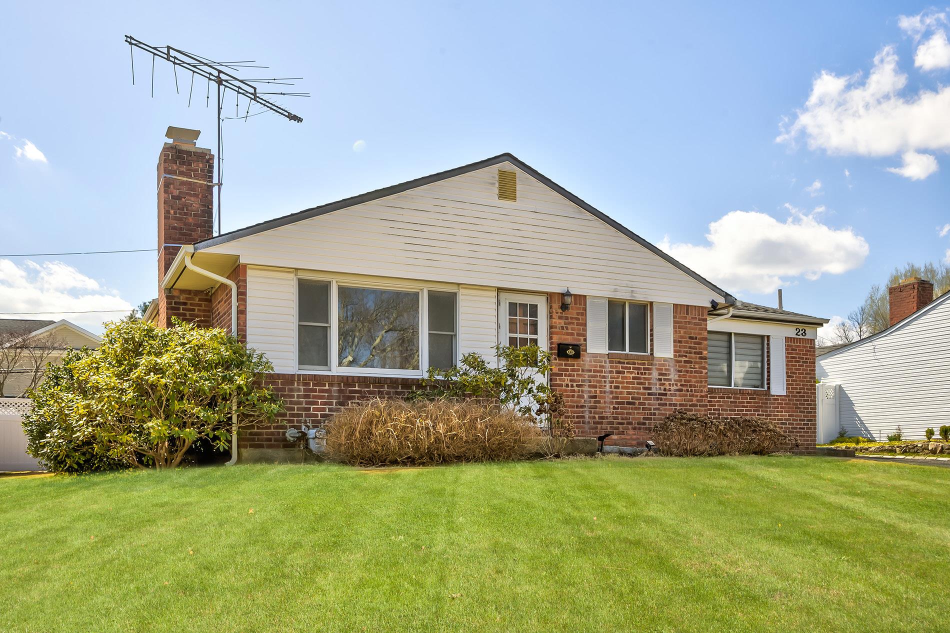 23 Ne Garden Circle Property Photo