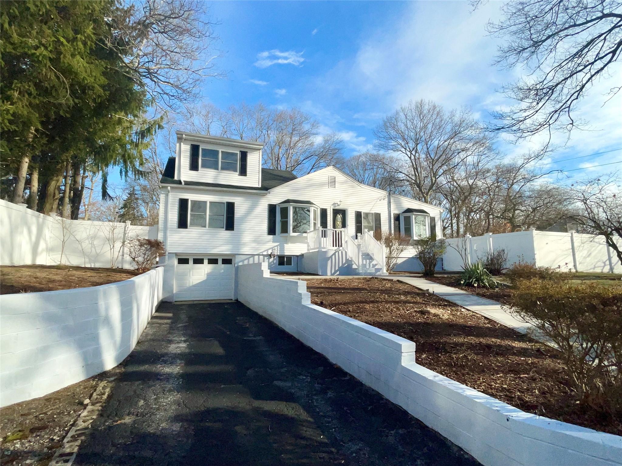 7 Fresh Pond Road Property Photo