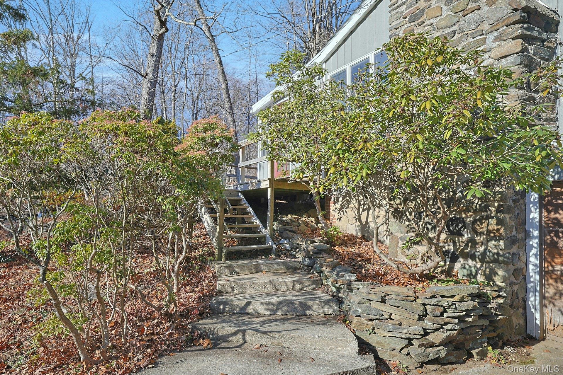 35 Mountain Trail Property Photo 2