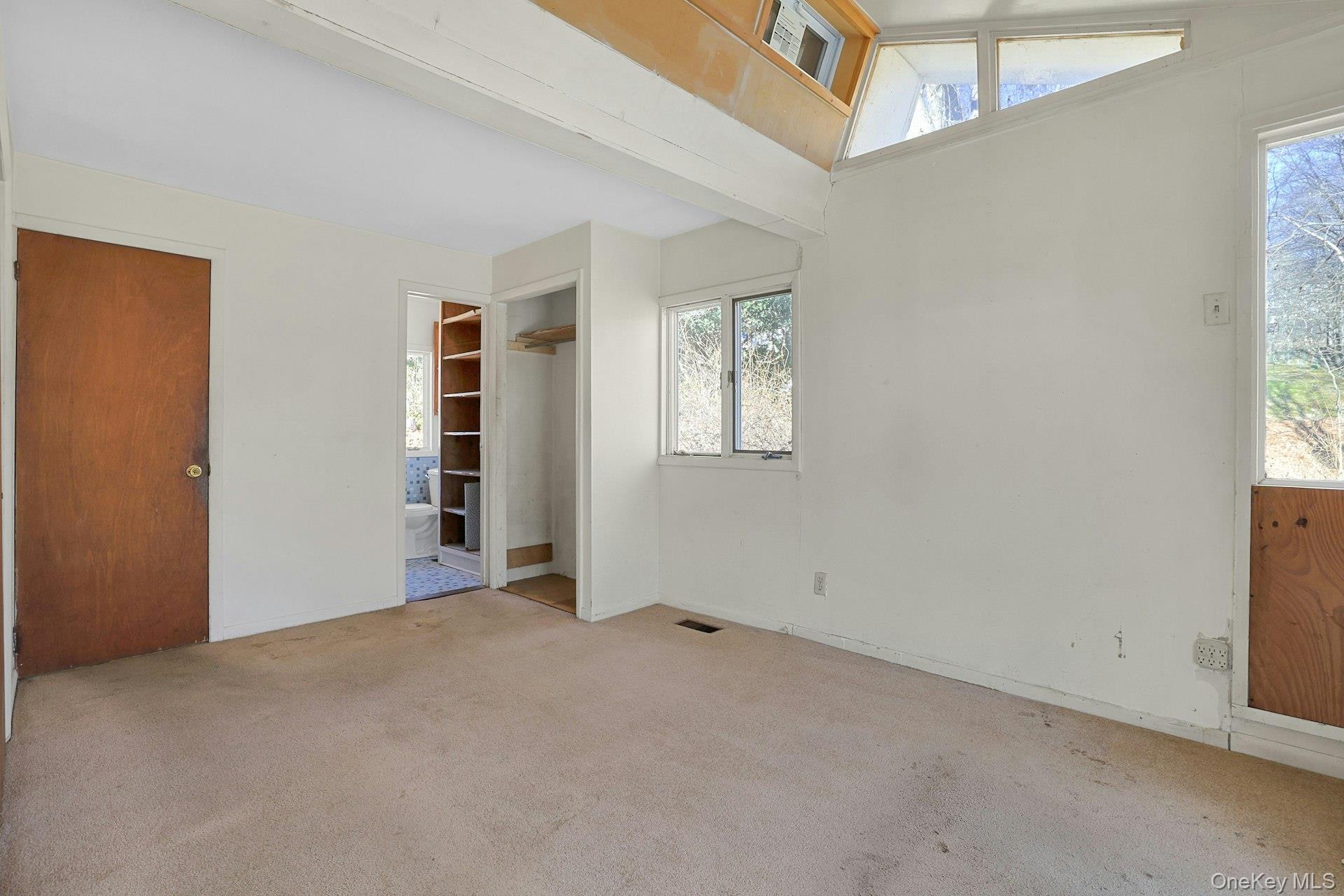 35 Mountain Trail Property Photo 13