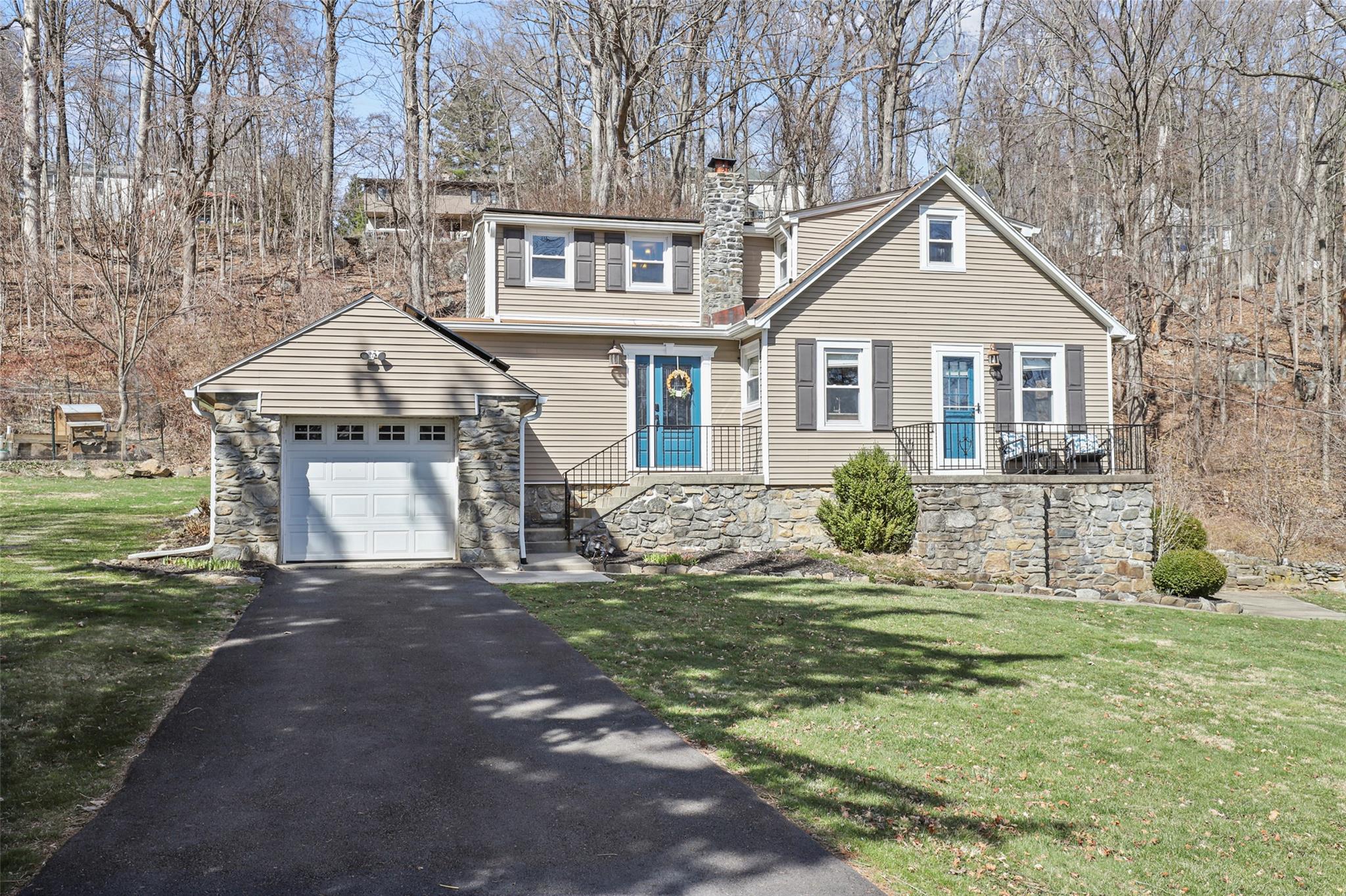 4 Lakeview Terrace Property Photo