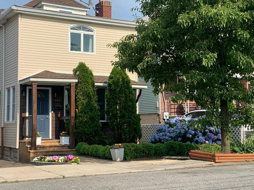 1615 Bayview Avenue Property Photo