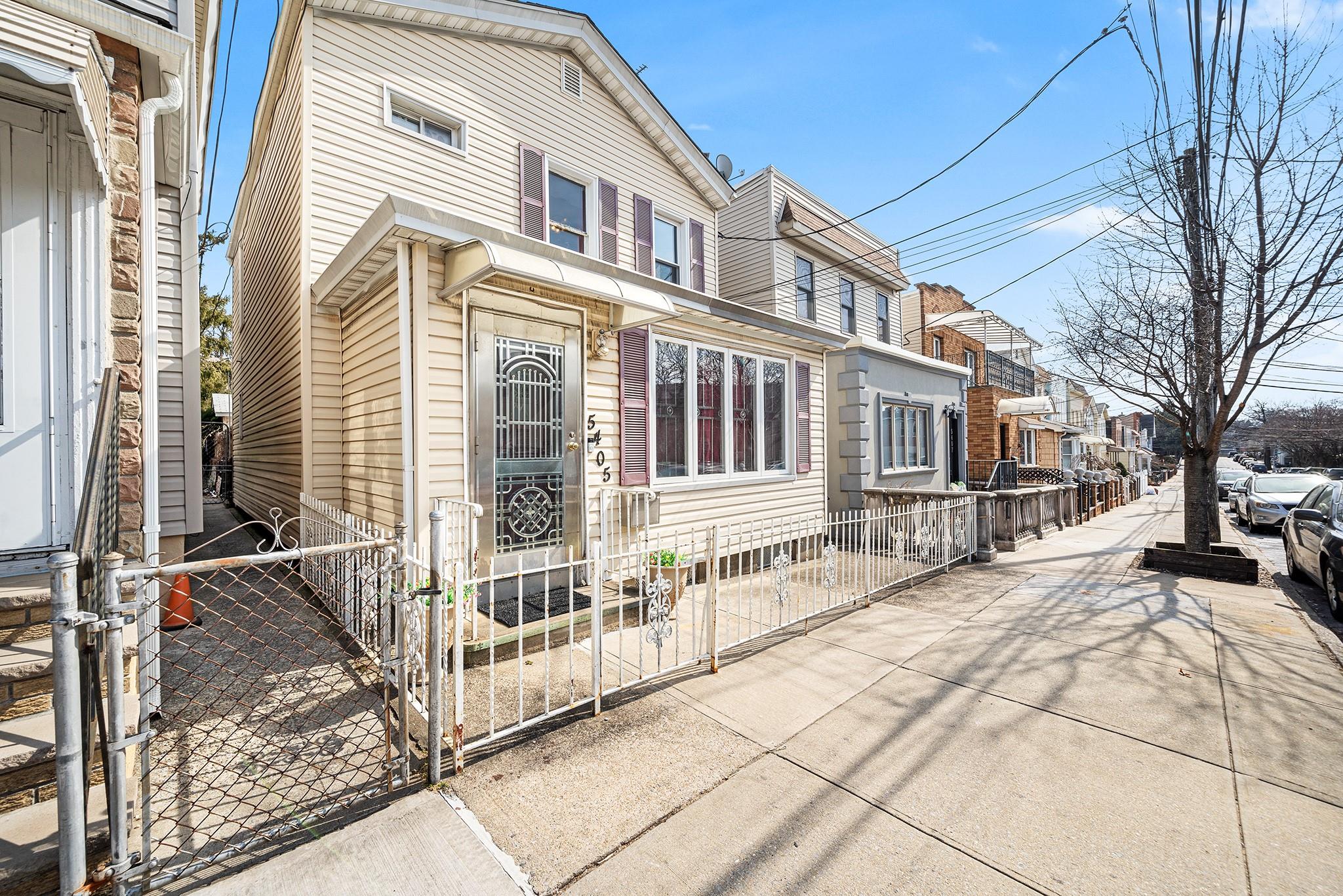 5405 68th Street Property Photo