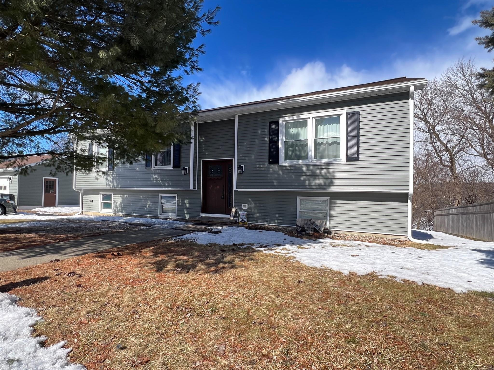 12072 Real Estate Listings Main Image