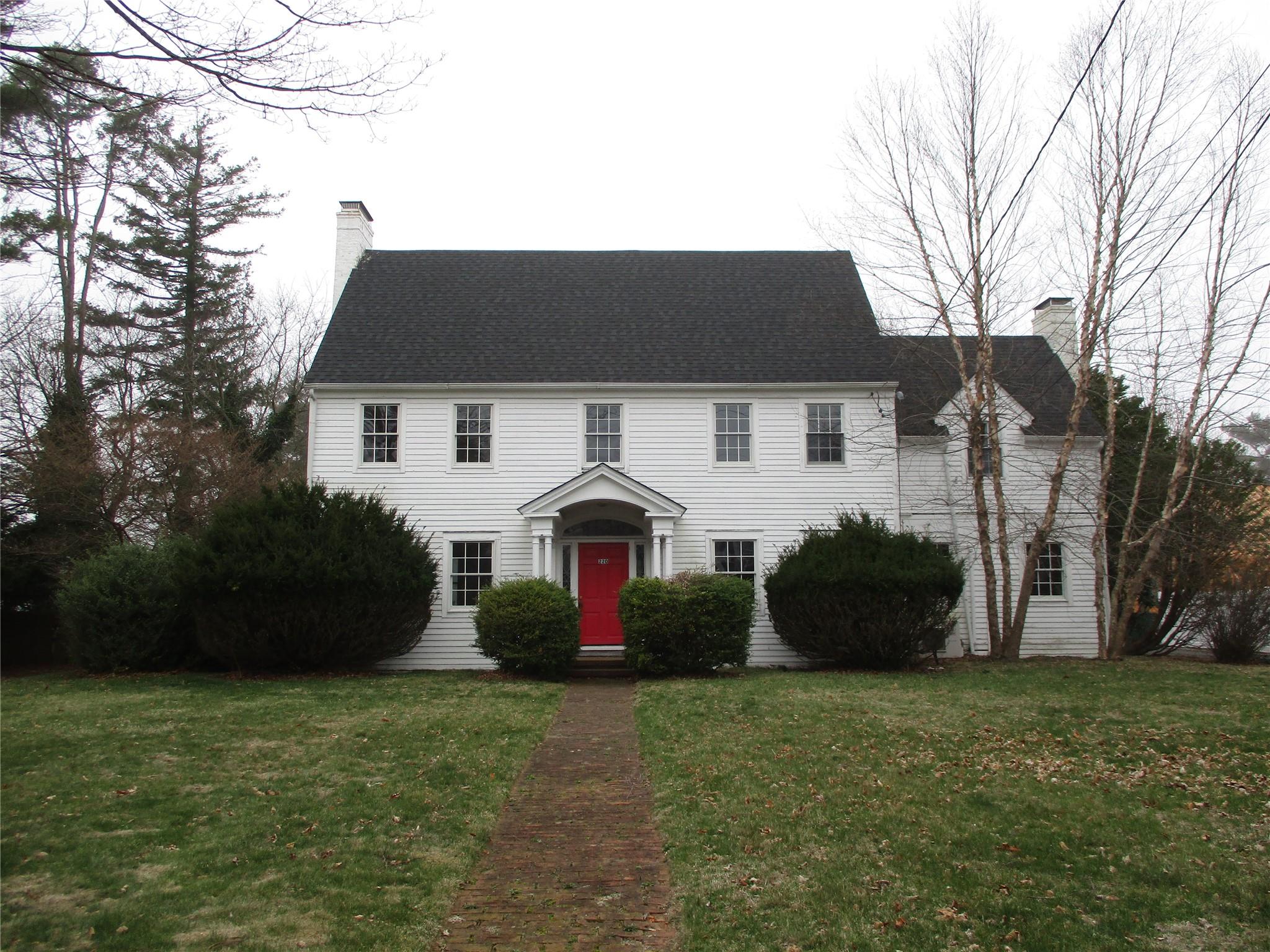 220 Bay Avenue Property Photo