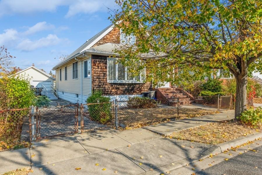 691 Arthur Street Property Photo 1