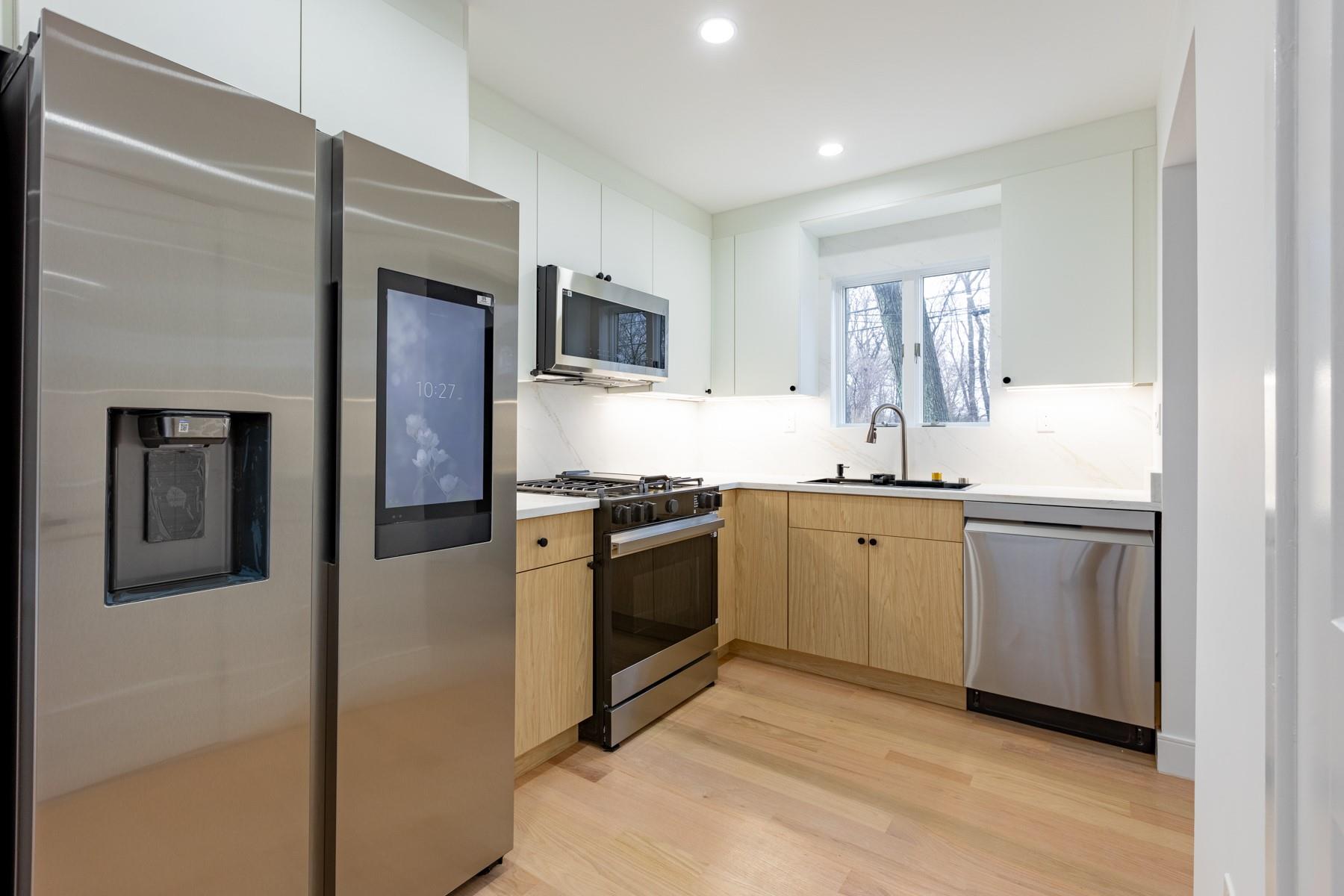 20 S Rockland Avenue Property Photo 4