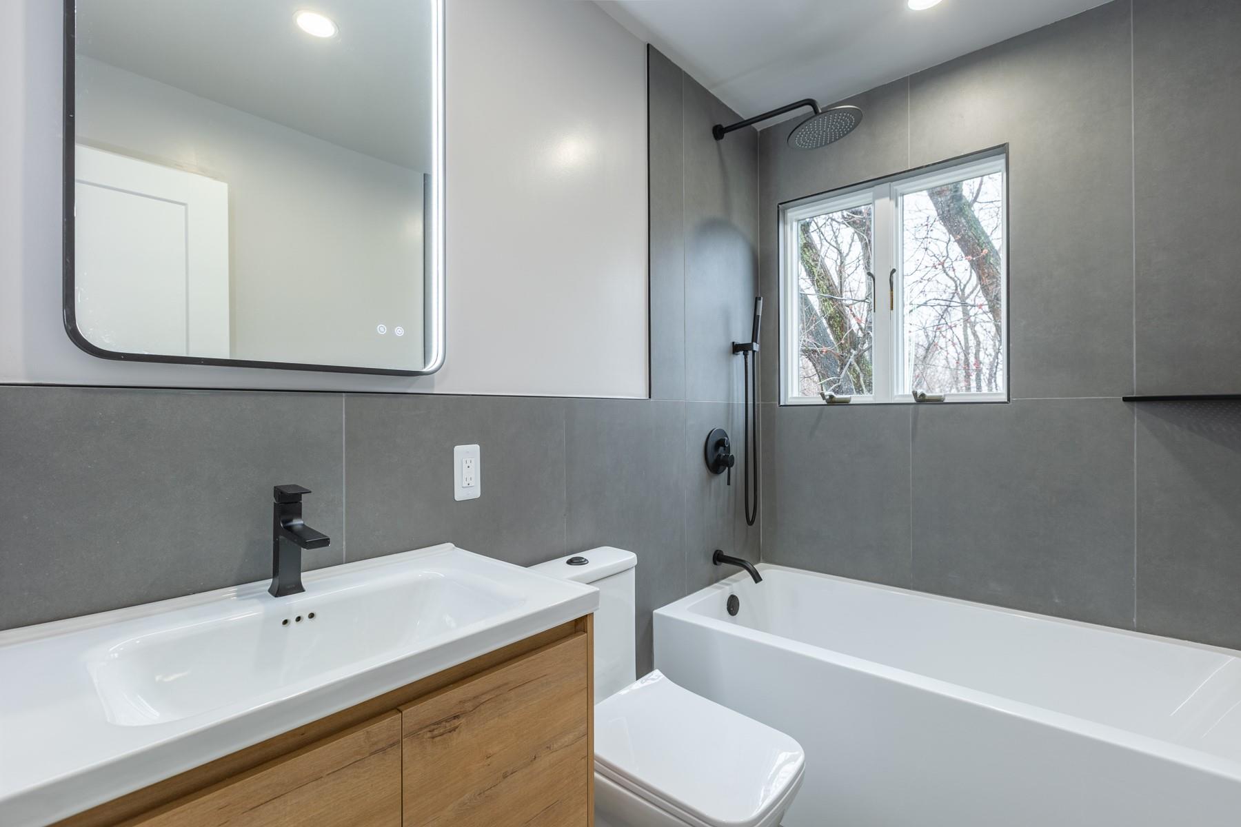 20 S Rockland Avenue Property Photo 7