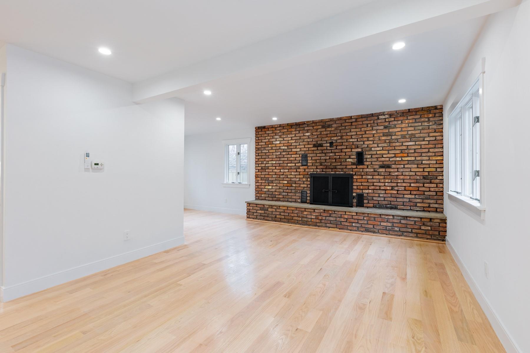 20 S Rockland Avenue Property Photo 9