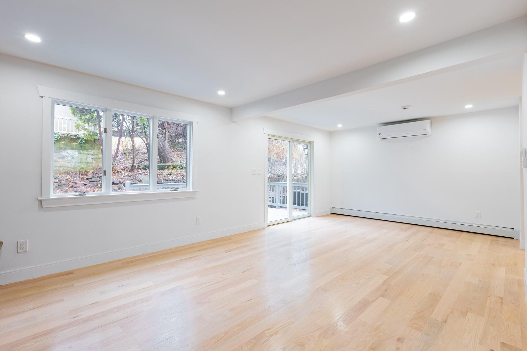 20 S Rockland Avenue Property Photo 11