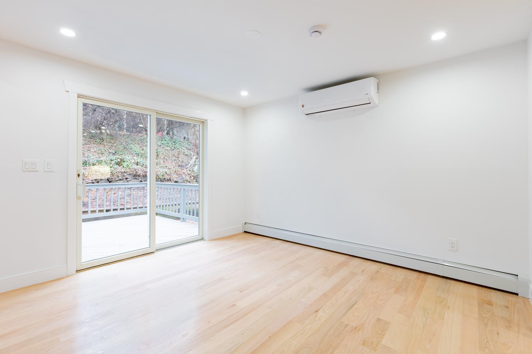 20 S Rockland Avenue Property Photo 13