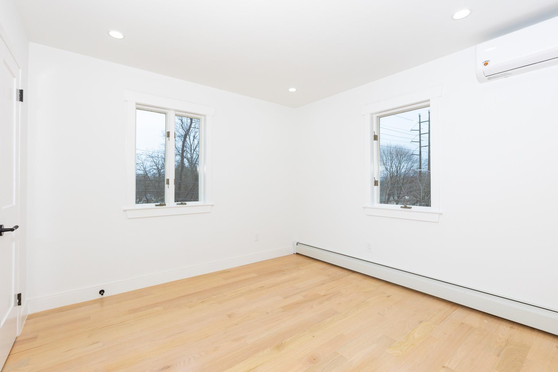 20 S Rockland Avenue Property Photo 17