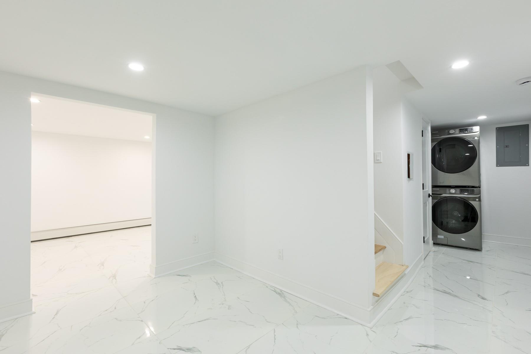 20 S Rockland Avenue Property Photo 27