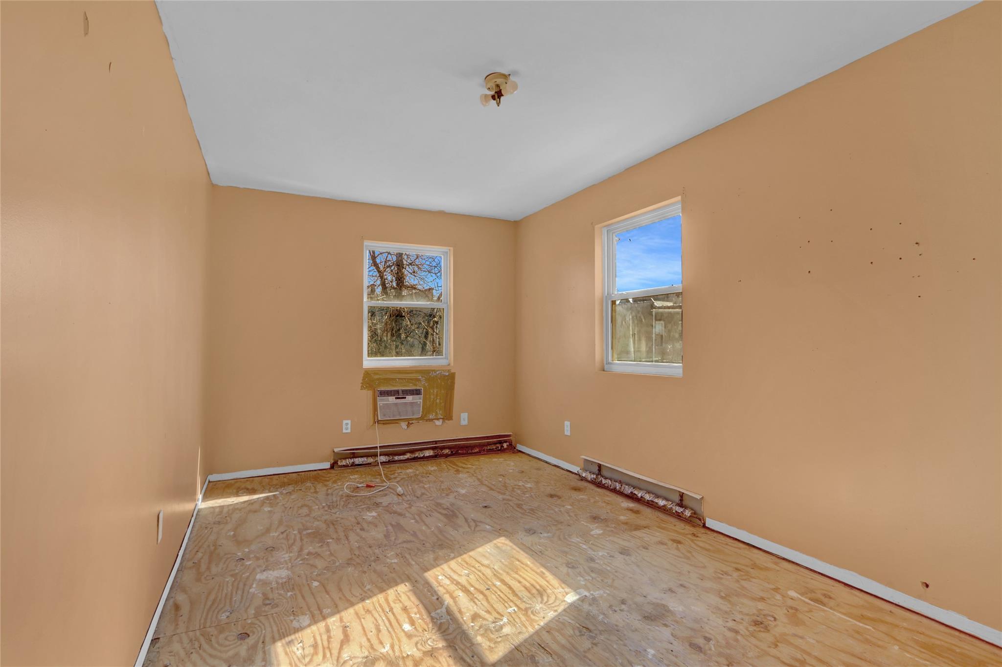 673 Ashford Street Property Photo 8