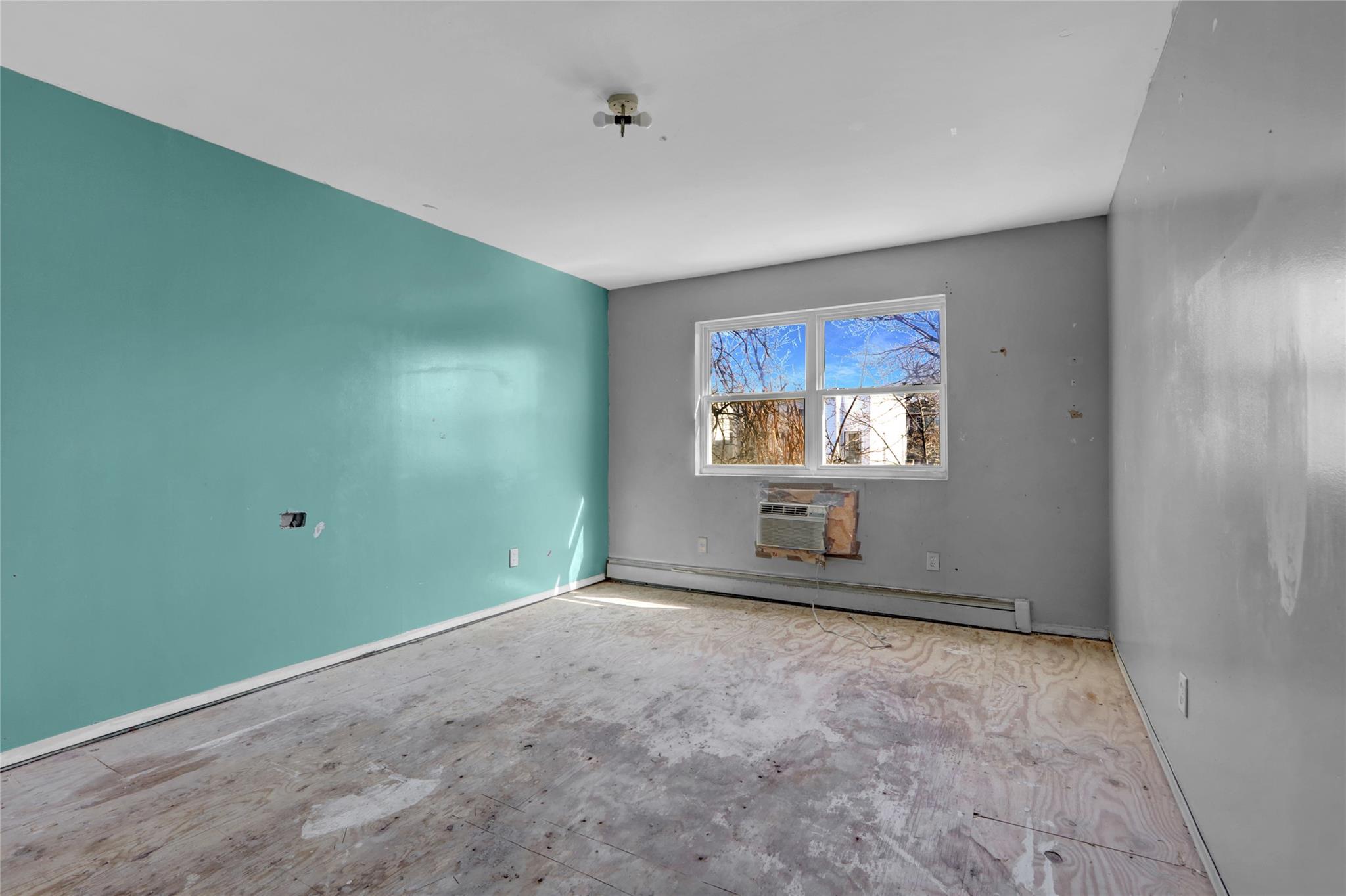 673 Ashford Street Property Photo 9