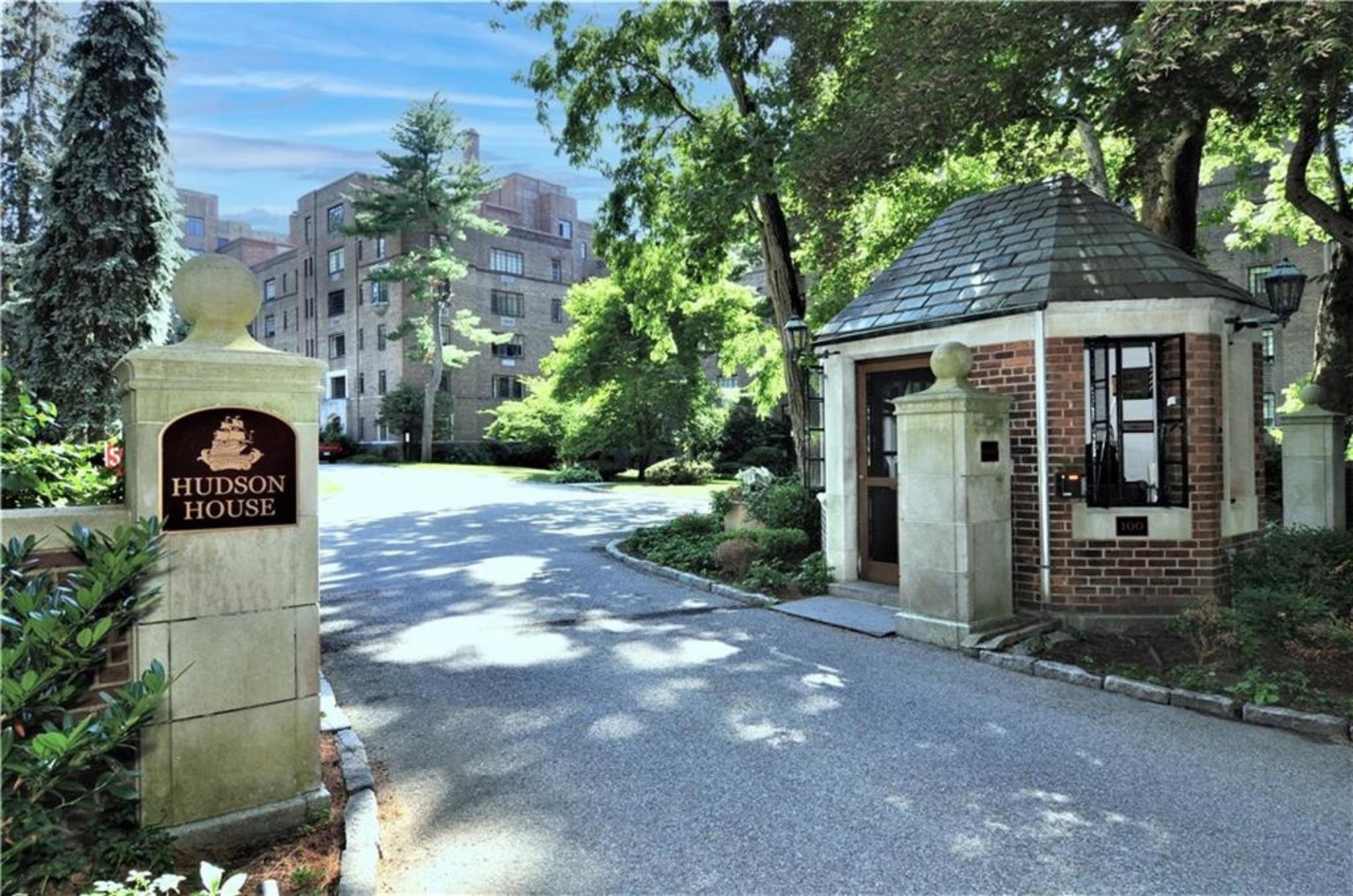 10503 Real Estate Listings Main Image