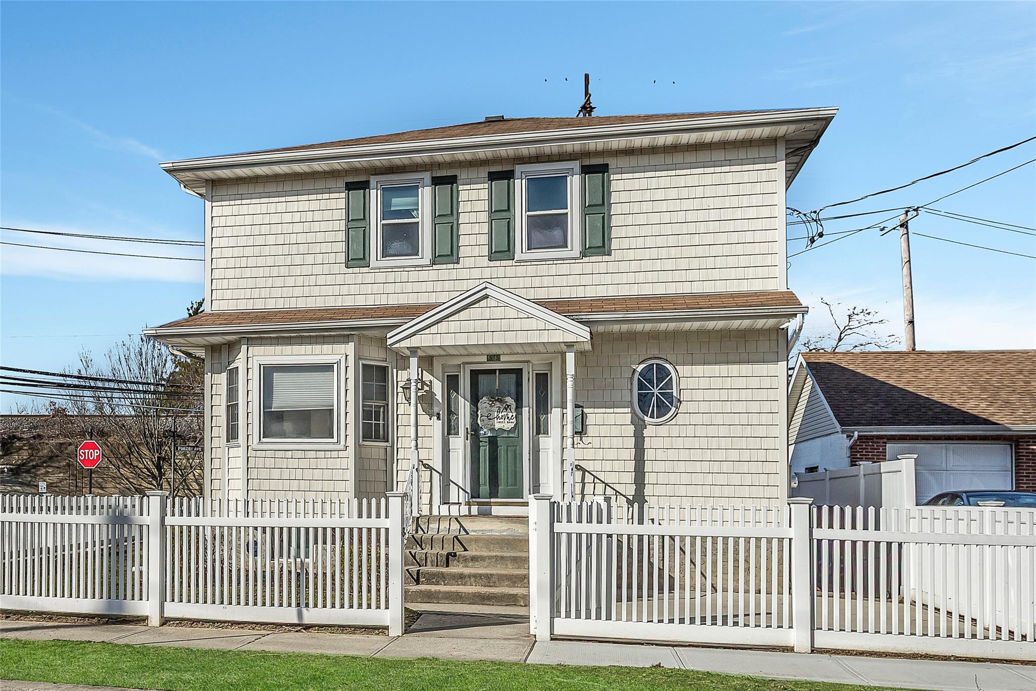 33 Randall Avenue Property Photo