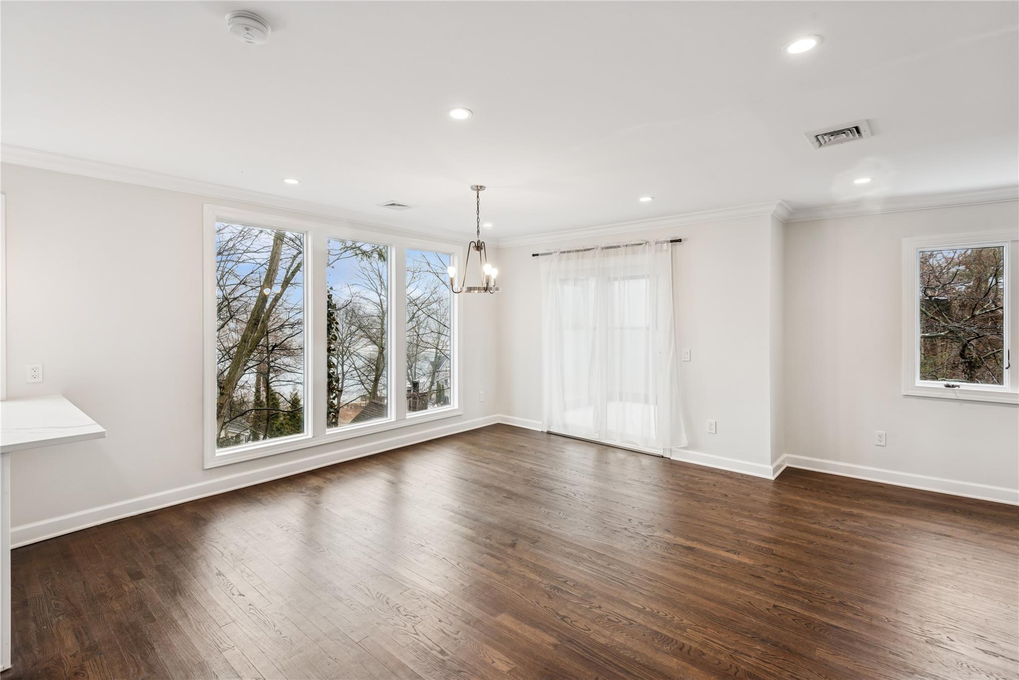 315 Mckinley Terrace Property Photo 6