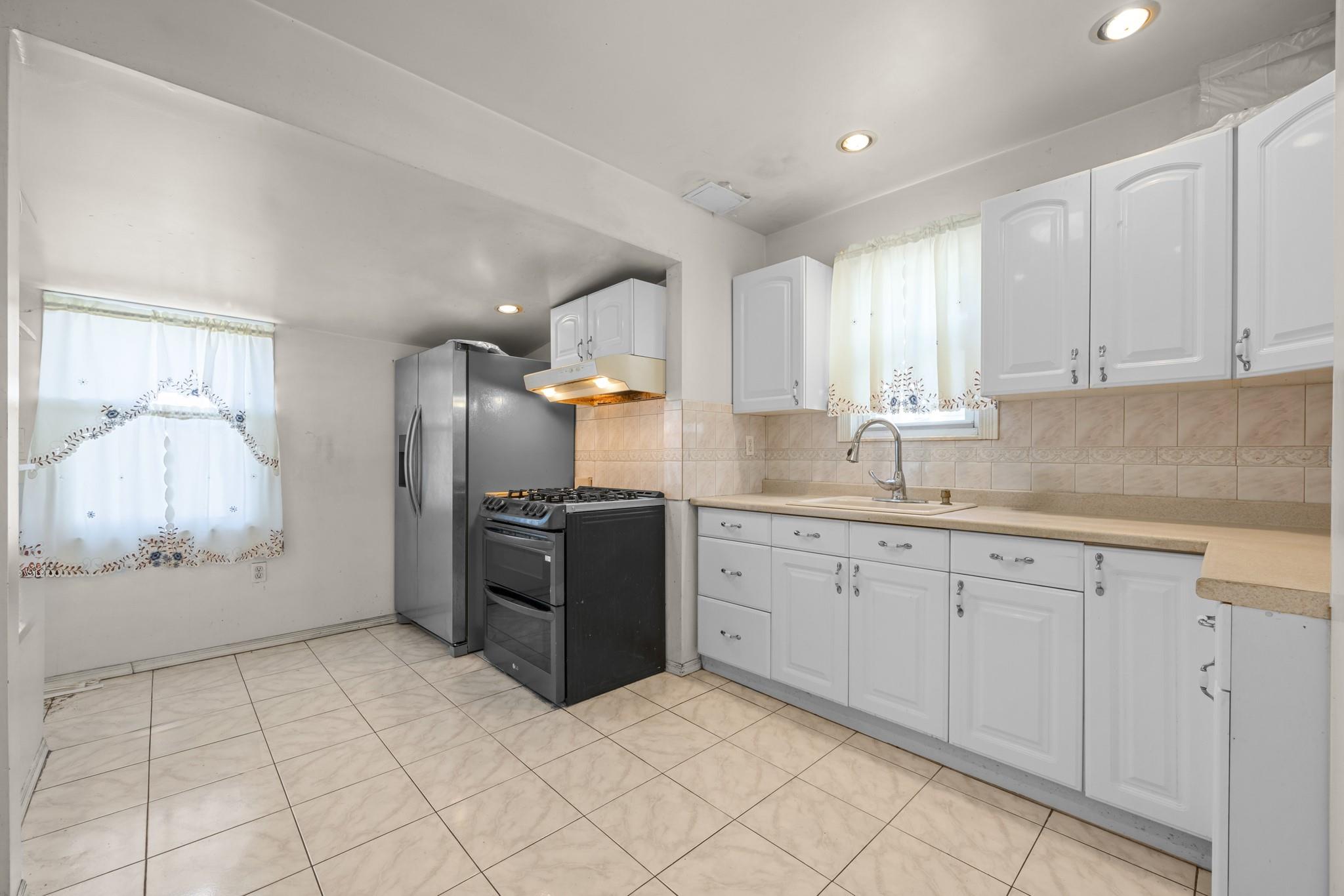 22241 Davenport Avenue Property Photo