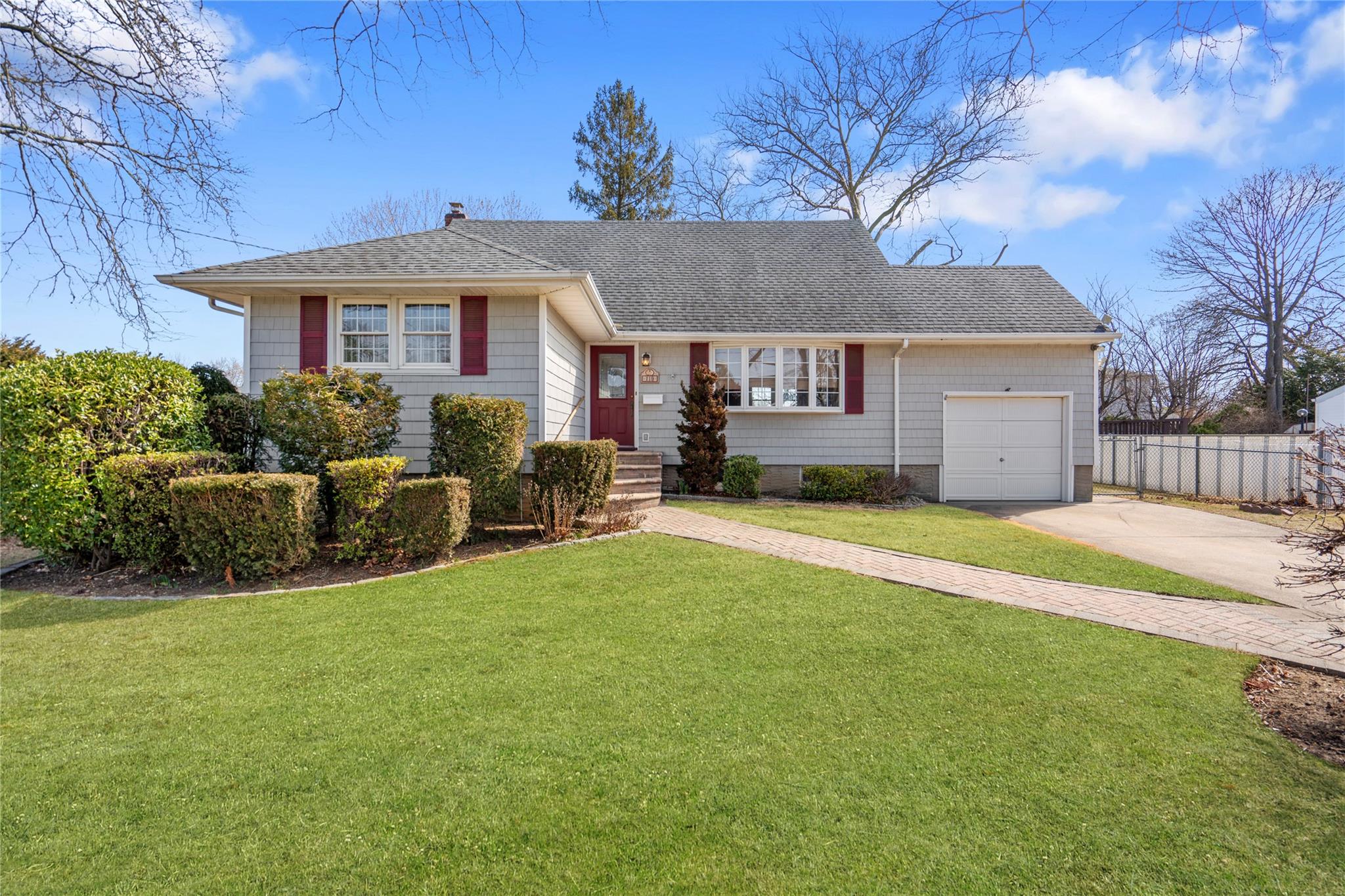 119 Nassau Avenue Property Photo
