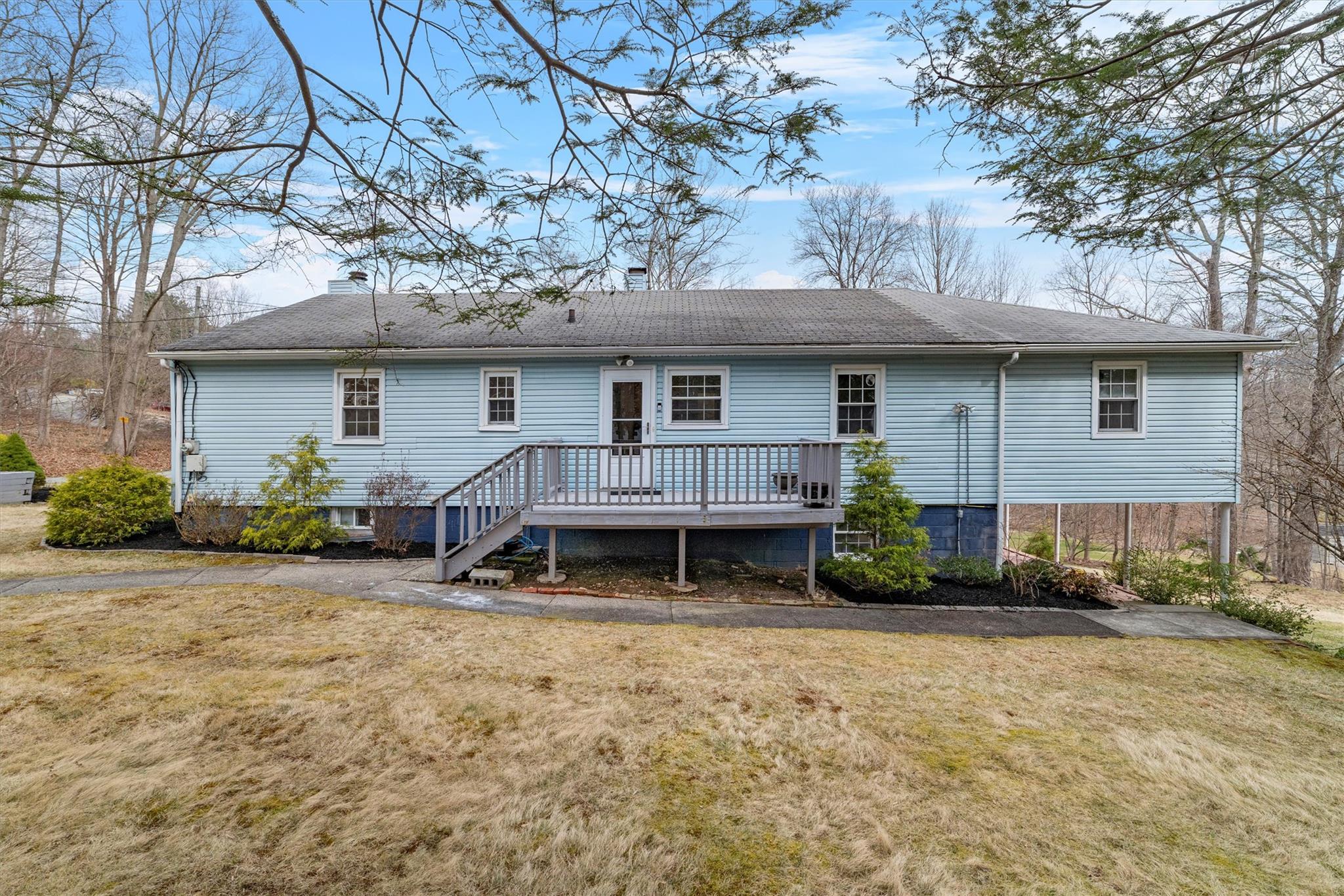 2870 Fox Hall Street Property Photo