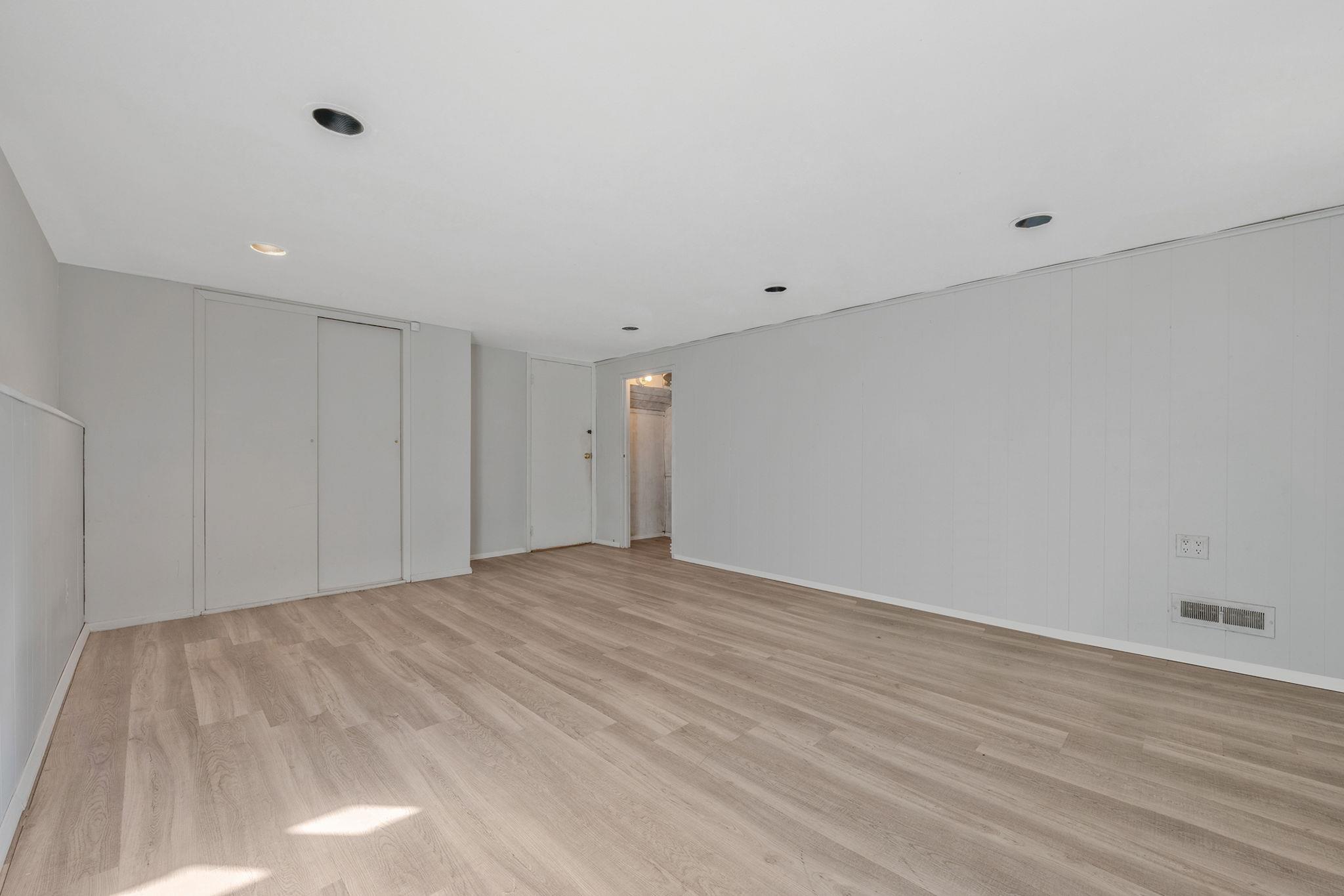 349 W 17th Street Property Photo 22