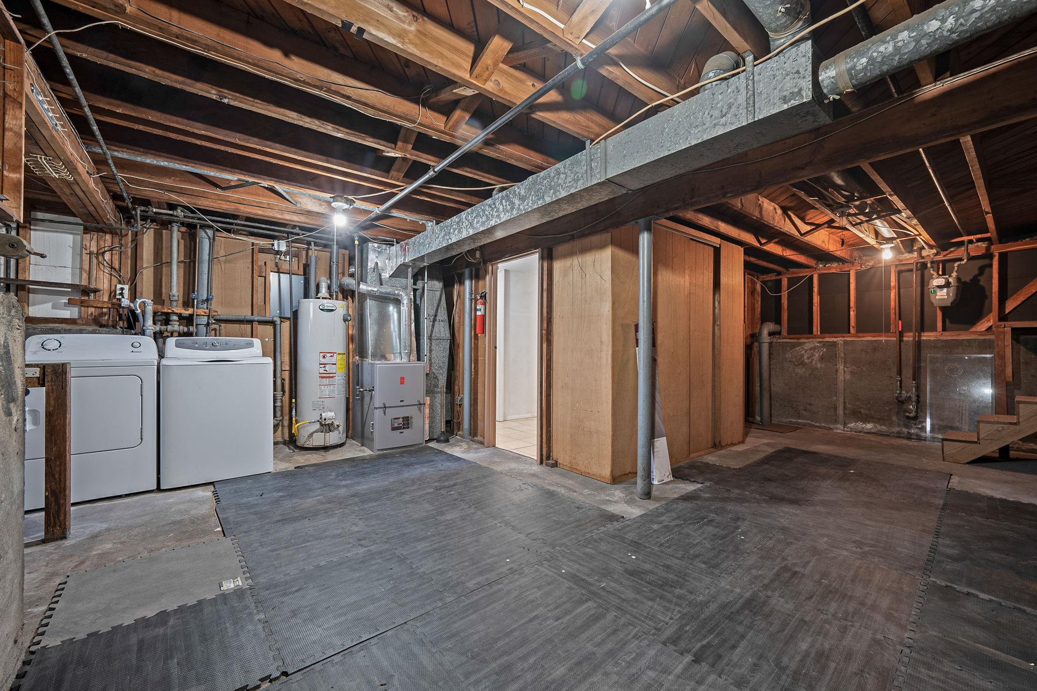 349 W 17th Street Property Photo 25
