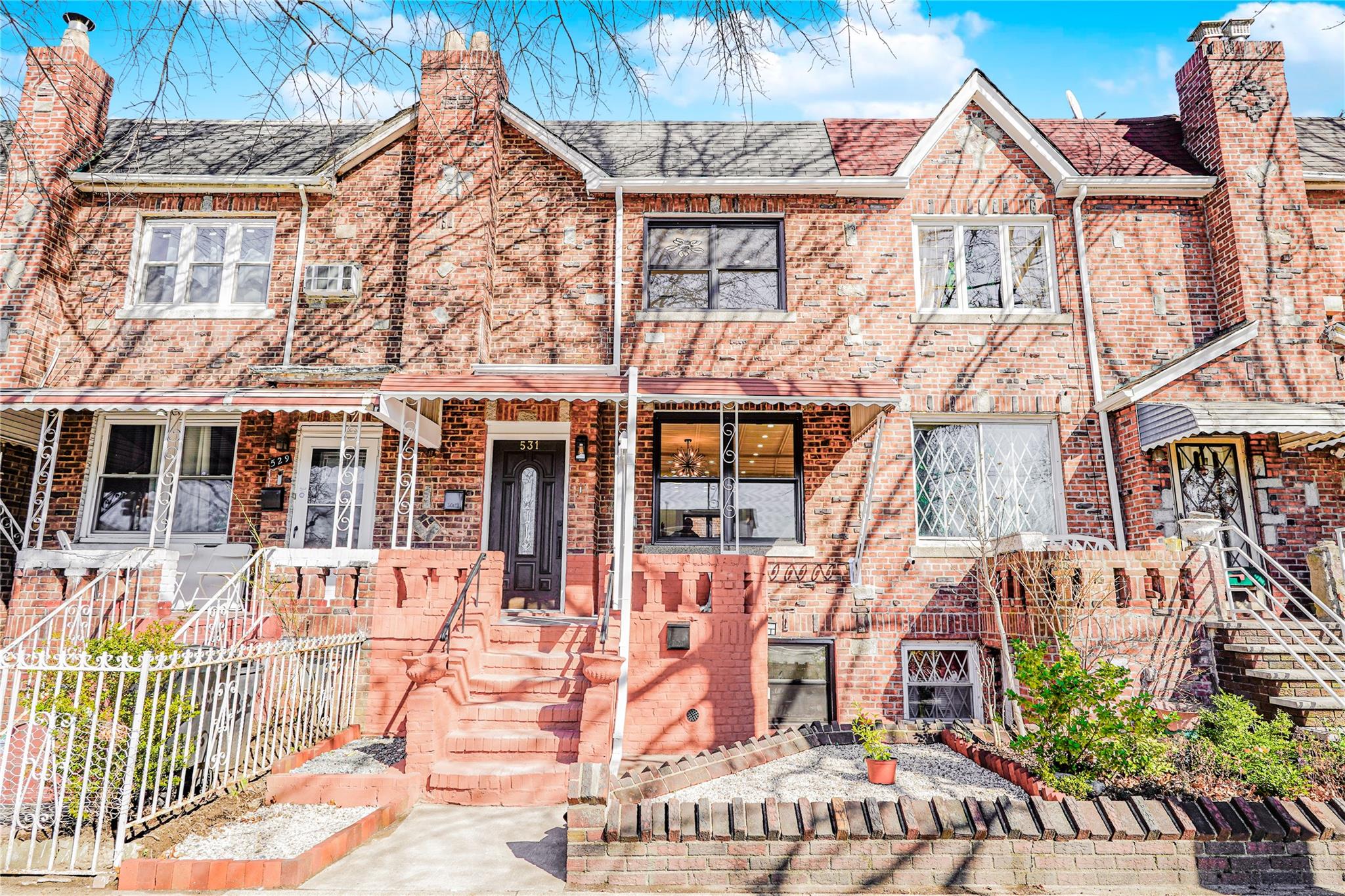 531 E 55th Street Property Photo