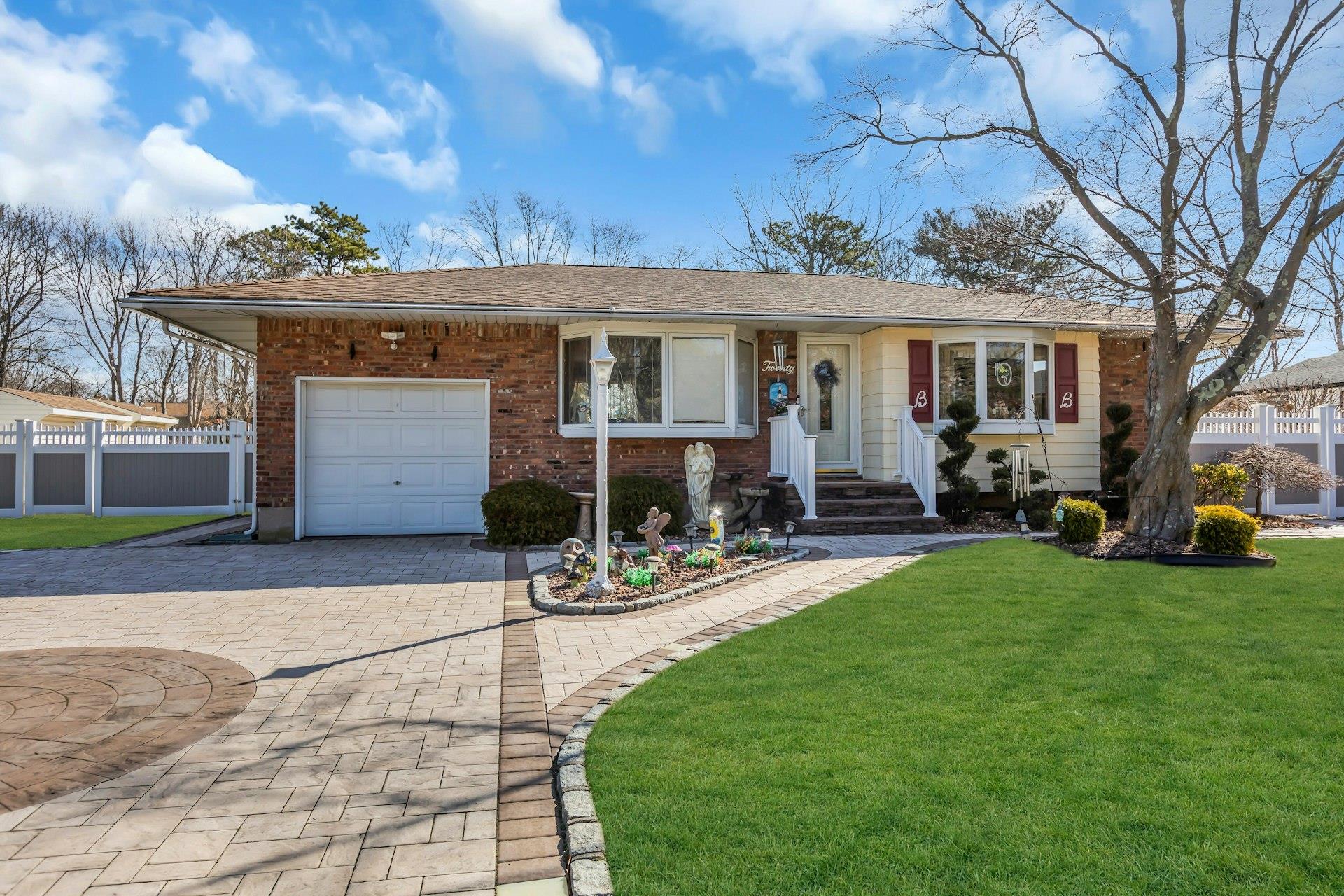 20 Crestwood Road Property Photo