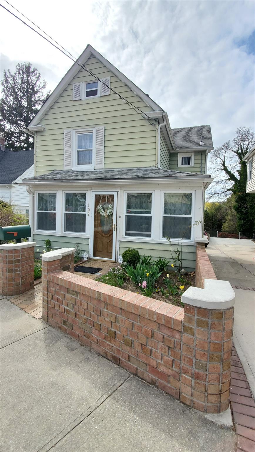 102 School St Property Photo