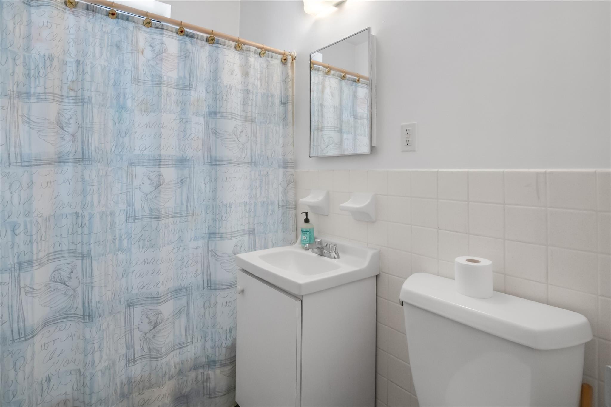 2410 Davidson Avenue B12 Property Photo 7
