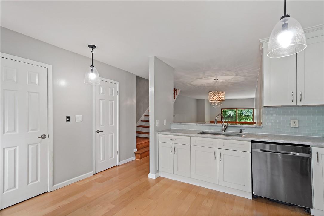 118 Round Hill Road Property Photo 3