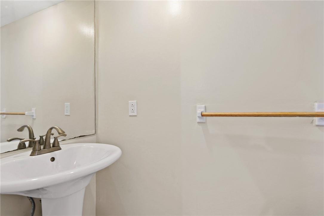 118 Round Hill Road Property Photo 4