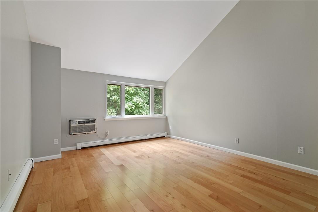 118 Round Hill Road Property Photo 7