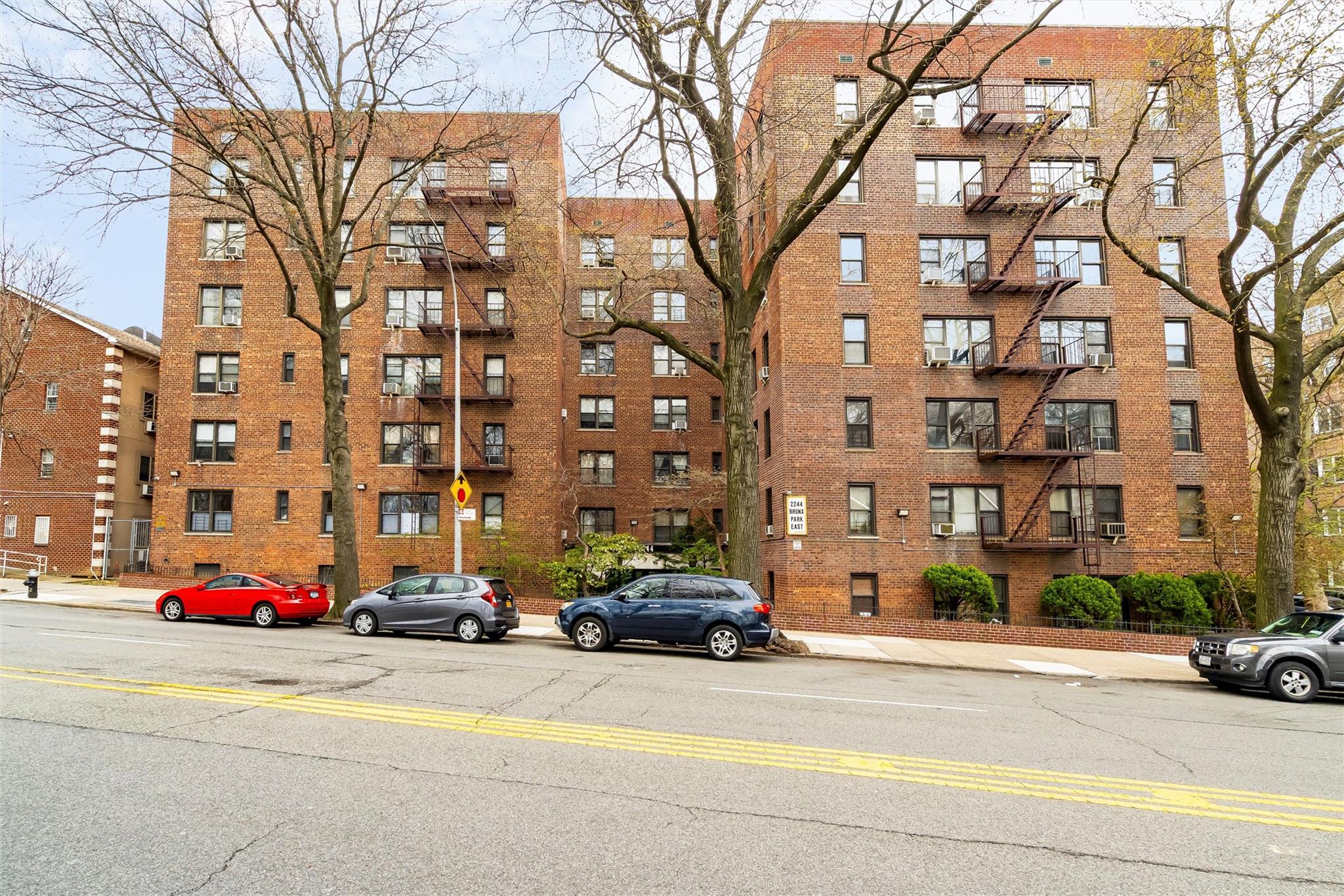 2244 Bronx Park 2k Property Photo